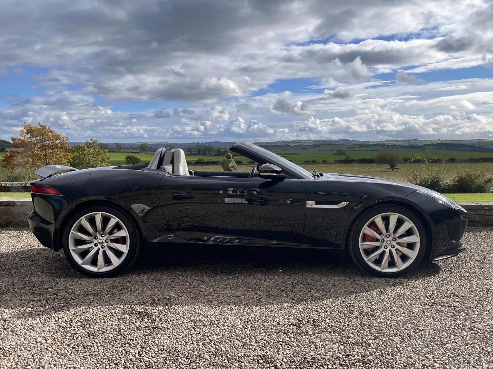 Jaguar F-Type 3.0 V6 S Convertible 2dr Petrol Auto Euro 5 (s/s) (380 ps)