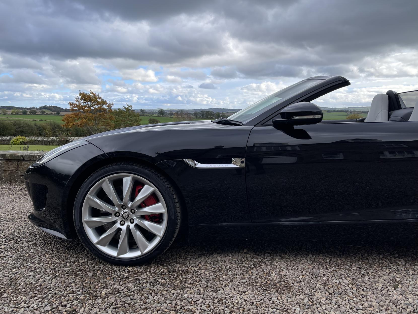 Jaguar F-Type 3.0 V6 S Convertible 2dr Petrol Auto Euro 5 (s/s) (380 ps)