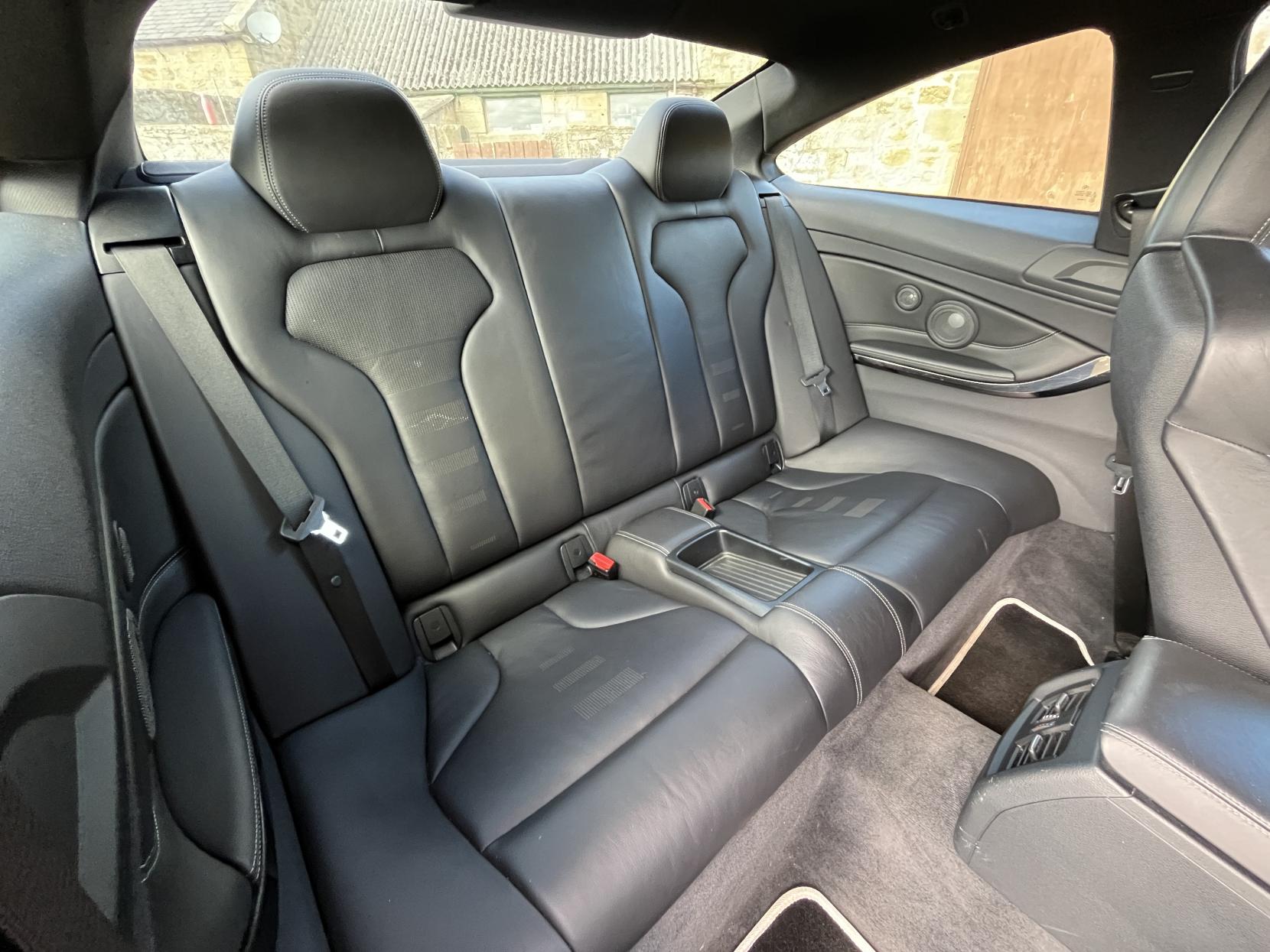 BMW M4 3.0 BiTurbo Coupe 2dr Petrol DCT Euro 6 (s/s) (431 ps)