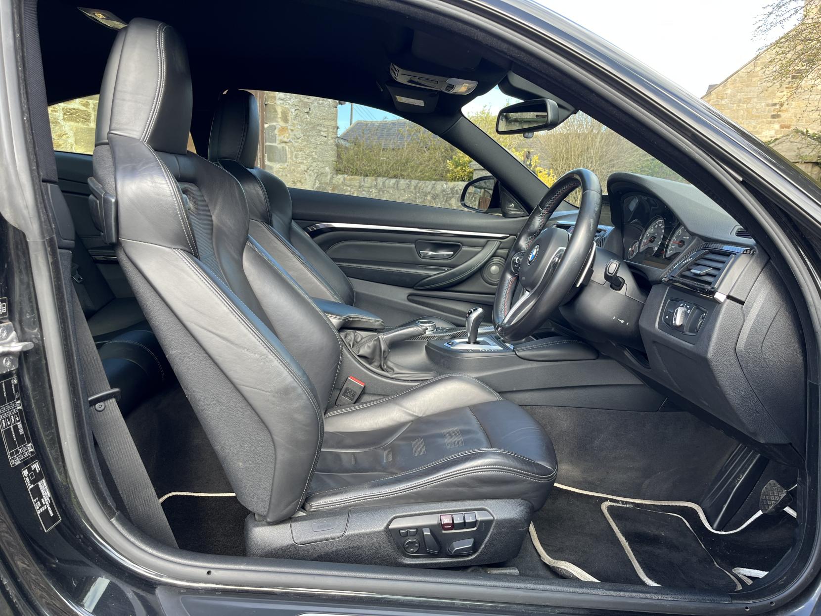 BMW M4 3.0 BiTurbo Coupe 2dr Petrol DCT Euro 6 (s/s) (431 ps)