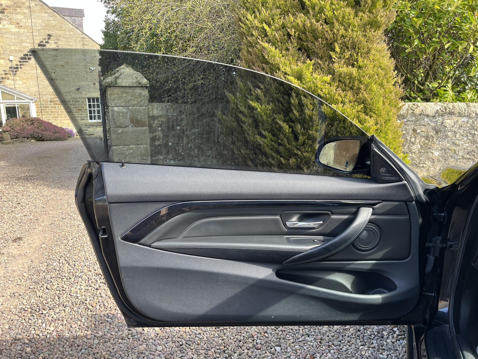 BMW M4 3.0 BiTurbo Coupe 2dr Petrol DCT Euro 6 (s/s) (431 ps)