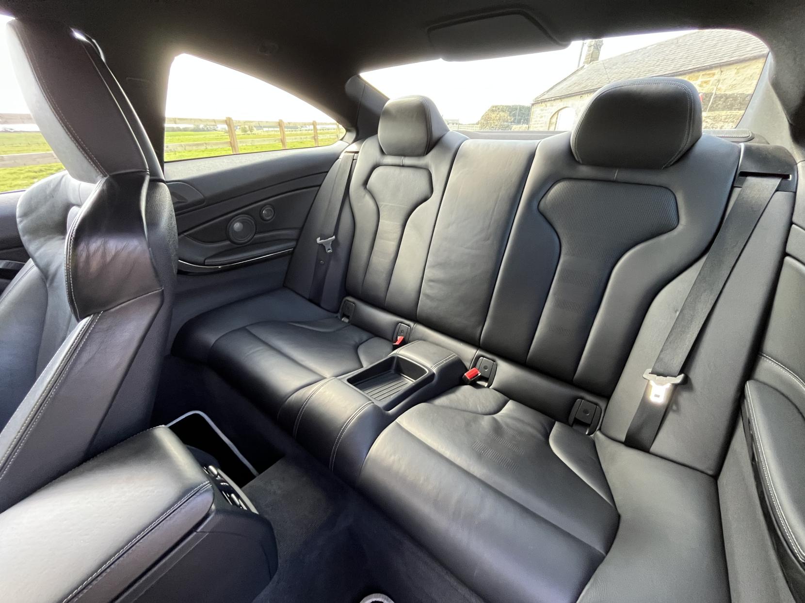 BMW M4 3.0 BiTurbo Coupe 2dr Petrol DCT Euro 6 (s/s) (431 ps)