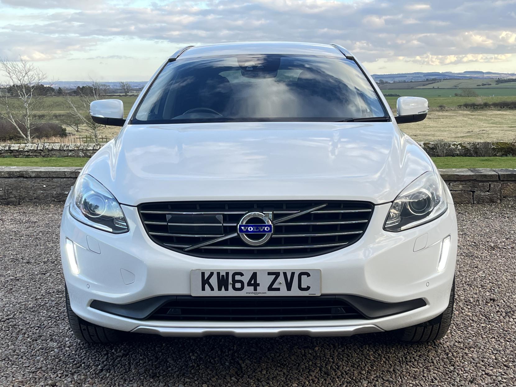 Volvo XC60 2.4 D5 SE Lux Nav SUV 5dr Diesel Geartronic AWD Euro 5 (215 ps)