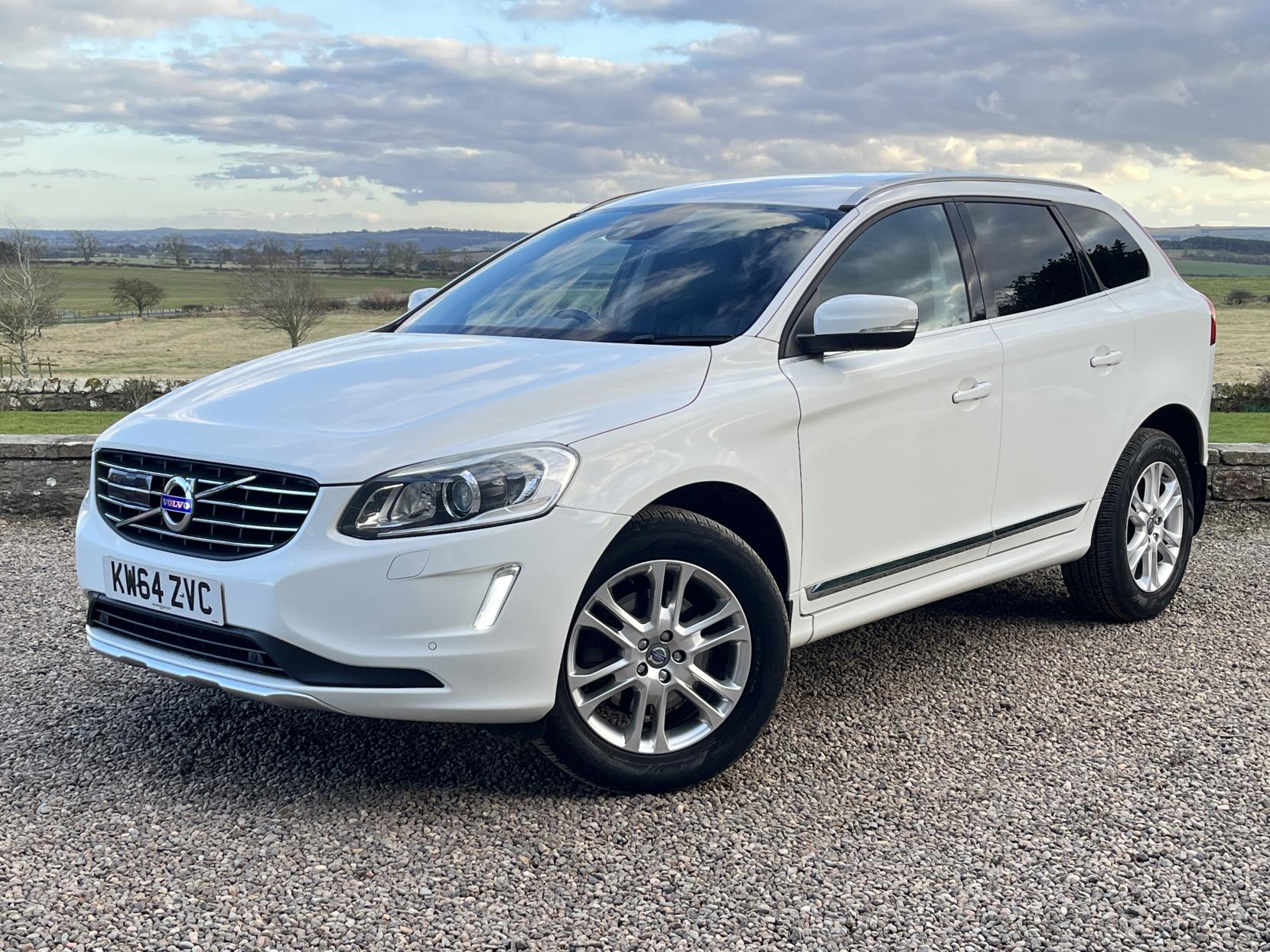 Volvo XC60 2.4 D5 SE Lux Nav SUV 5dr Diesel Geartronic AWD Euro 5 (215 ps)