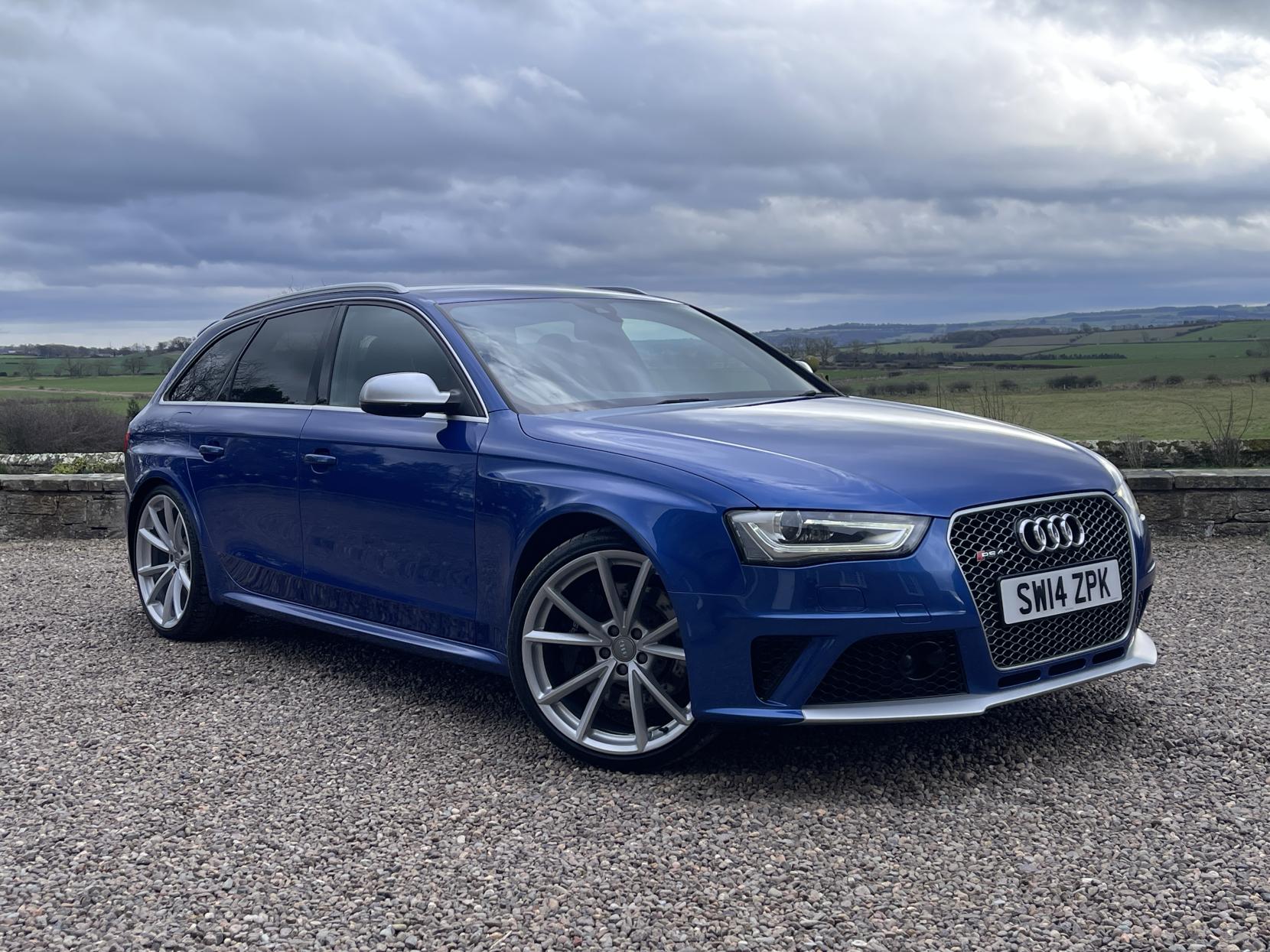 Audi RS4 Avant 4.2 FSI V8 Estate 5dr Petrol S Tronic quattro Euro 5 (450 ps)