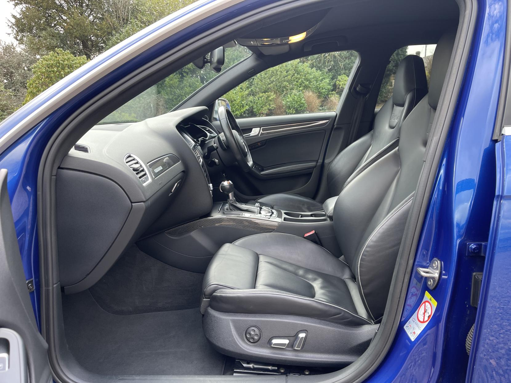 Audi RS4 Avant 4.2 FSI V8 Estate 5dr Petrol S Tronic quattro Euro 5 (450 ps)