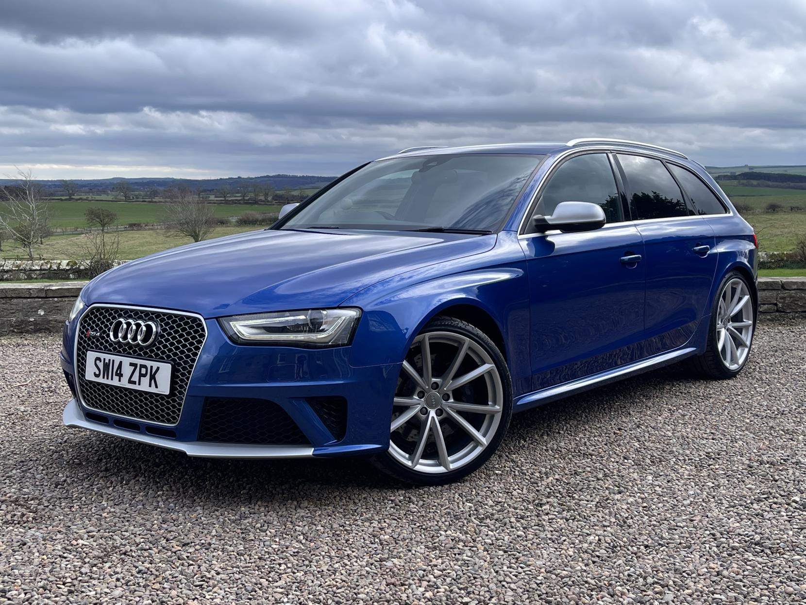 Audi RS4 Avant 4.2 FSI V8 Estate 5dr Petrol S Tronic quattro Euro 5 (450 ps)