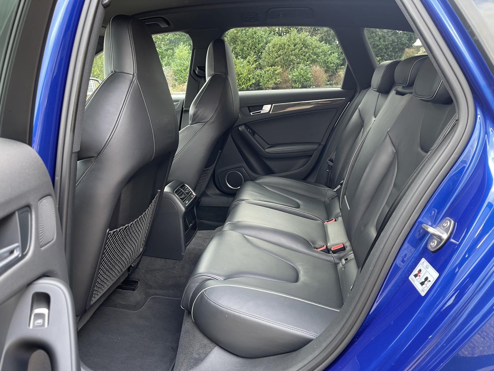 Audi RS4 Avant 4.2 FSI V8 Estate 5dr Petrol S Tronic quattro Euro 5 (450 ps)