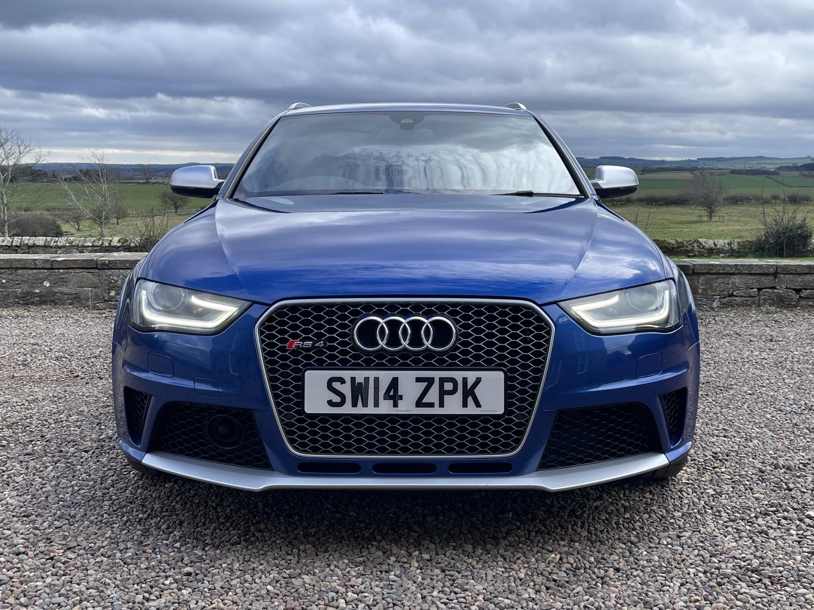 Audi RS4 Avant 4.2 FSI V8 Estate 5dr Petrol S Tronic quattro Euro 5 (450 ps)