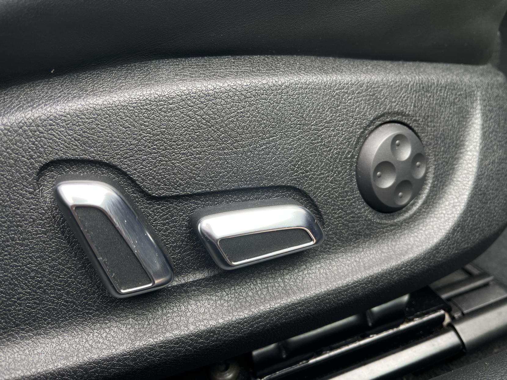 Audi RS4 Avant 4.2 FSI V8 Estate 5dr Petrol S Tronic quattro Euro 5 (450 ps)