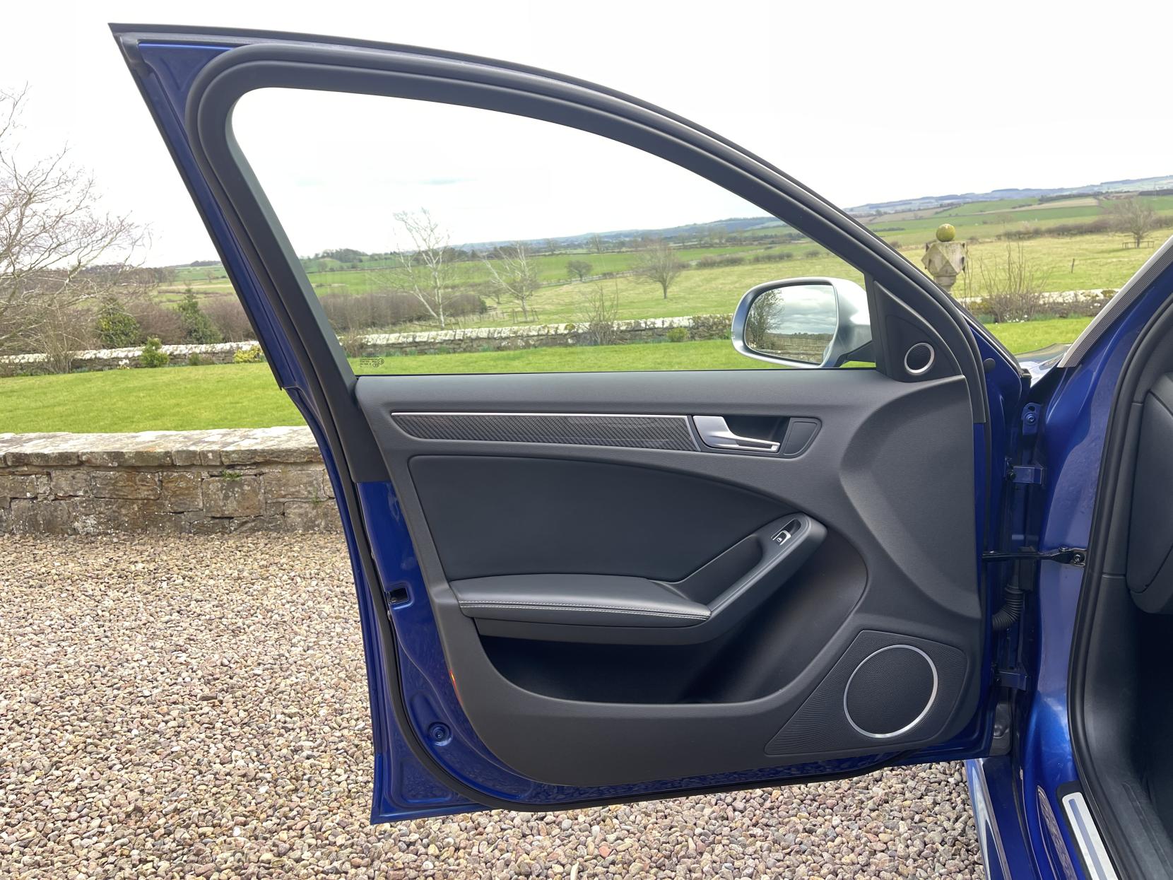 Audi RS4 Avant 4.2 FSI V8 Estate 5dr Petrol S Tronic quattro Euro 5 (450 ps)