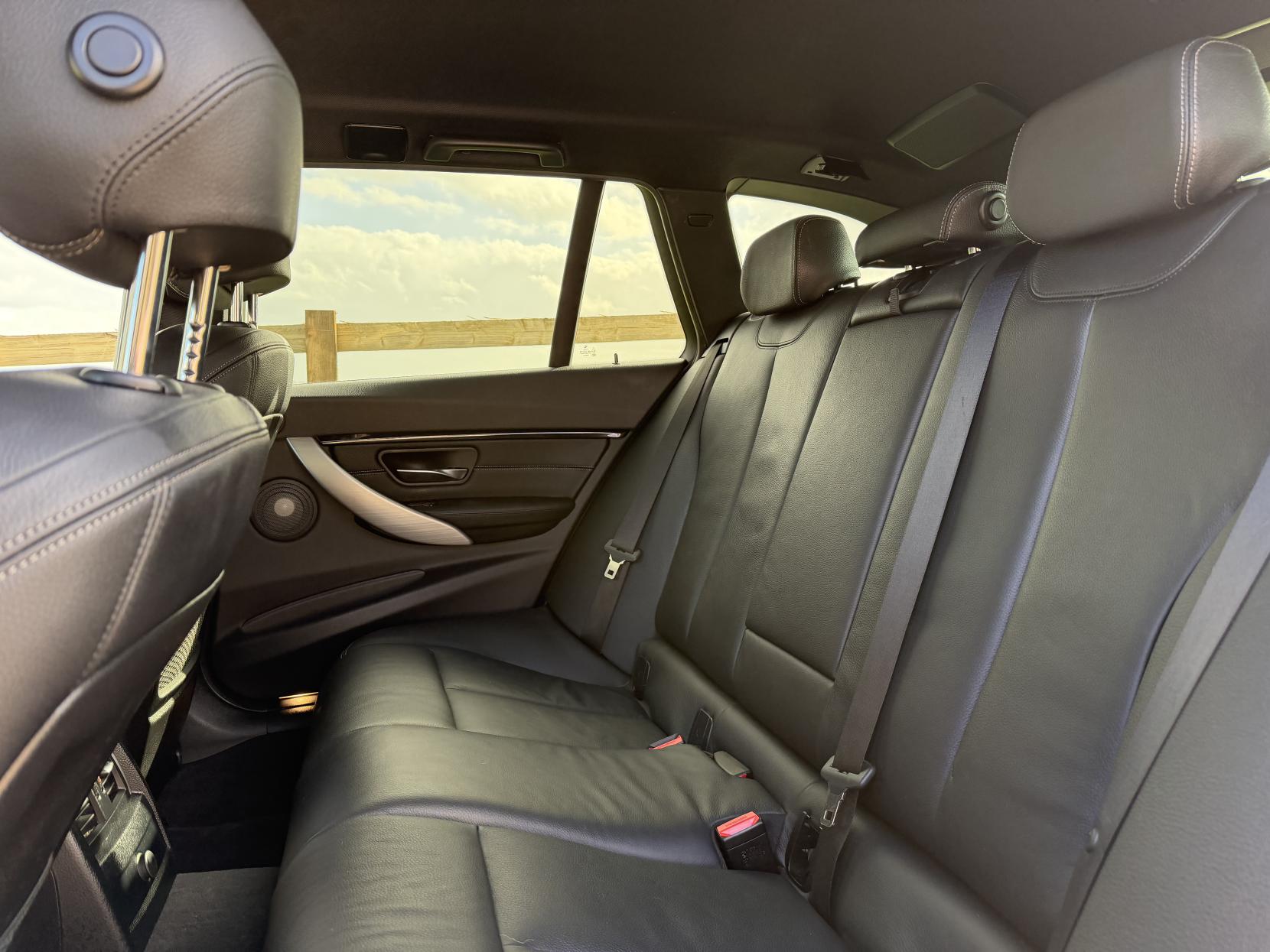 BMW 3 Series 2.0 320d M Sport Touring 5dr Diesel Auto xDrive Euro 6 (s/s) (190 ps)