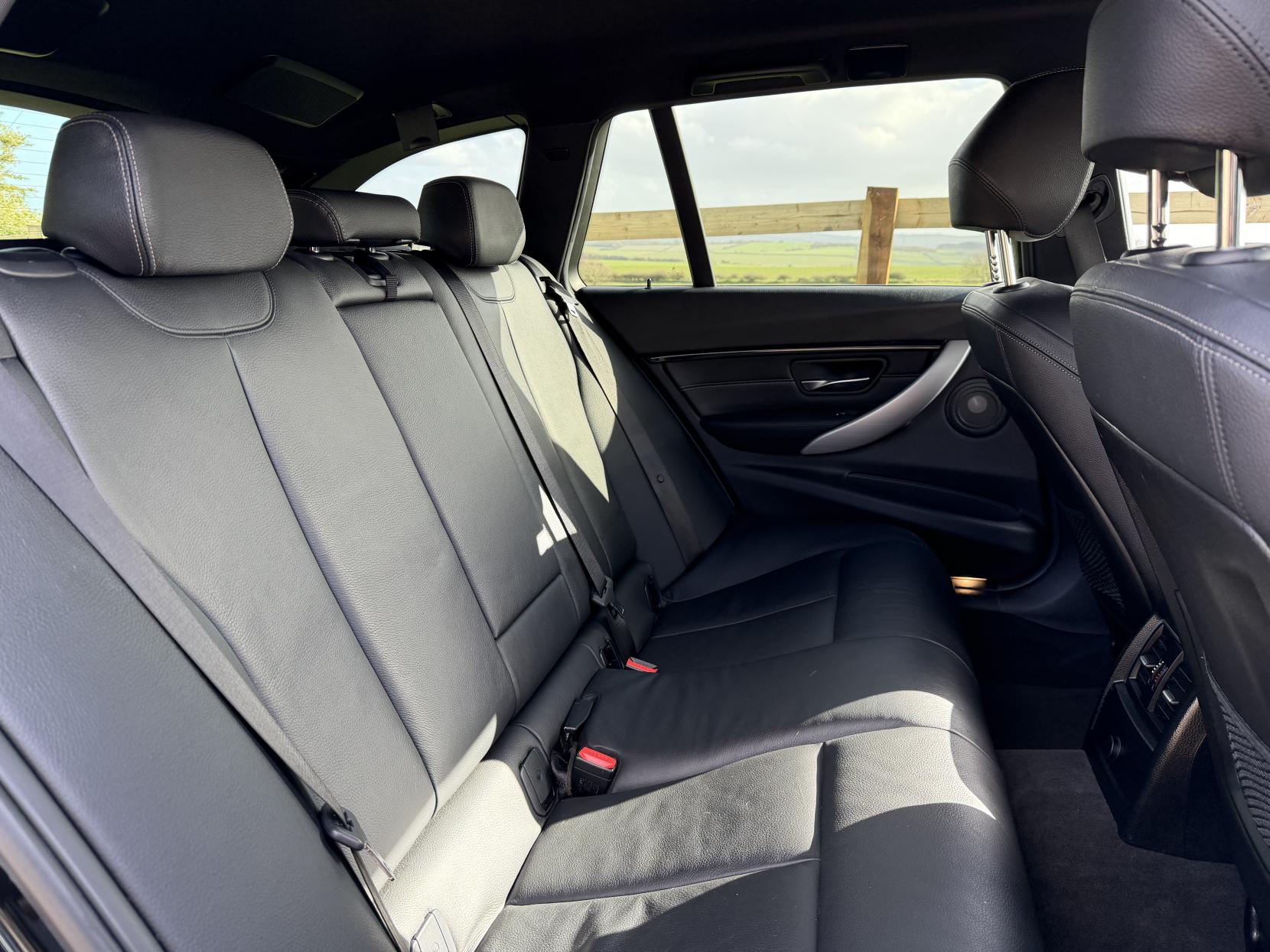 BMW 3 Series 2.0 320d M Sport Touring 5dr Diesel Auto xDrive Euro 6 (s/s) (190 ps)