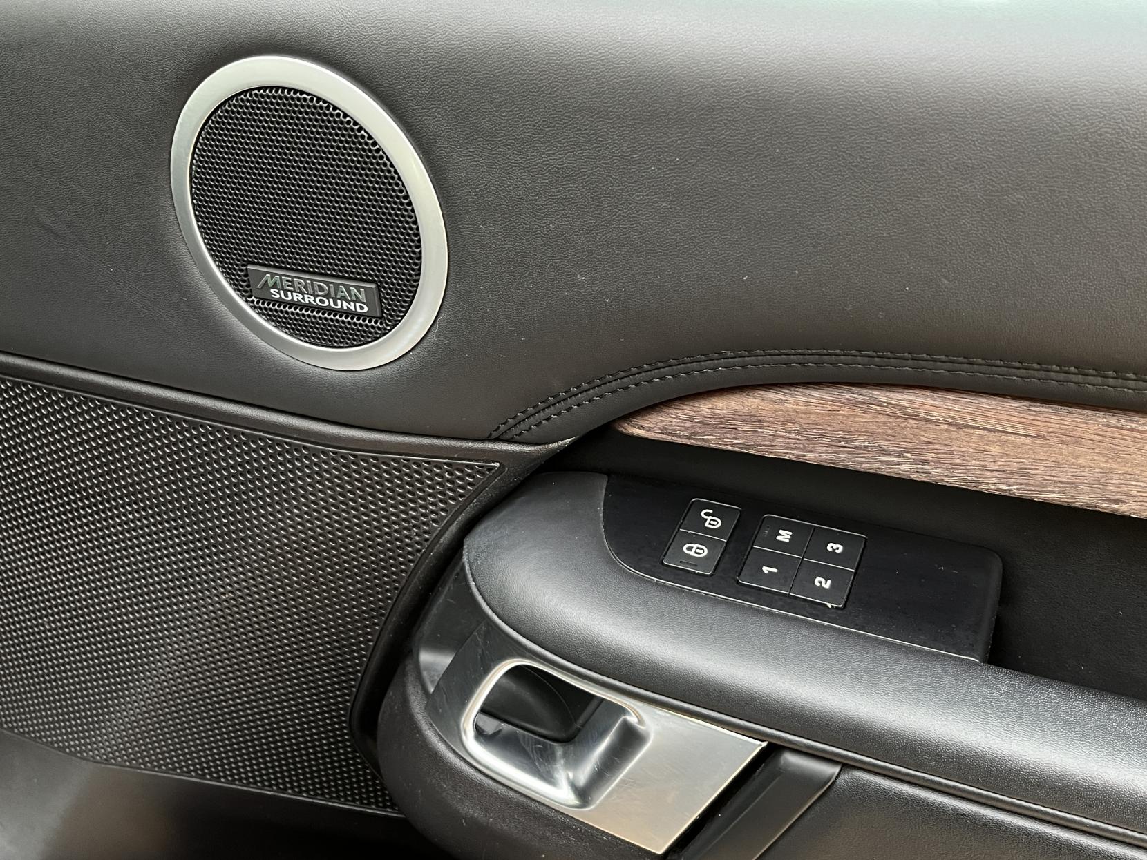 Land Rover Discovery 3.0 TD V6 HSE Luxury SUV 5dr Diesel Auto 4WD Euro 6 (s/s) (258 ps)