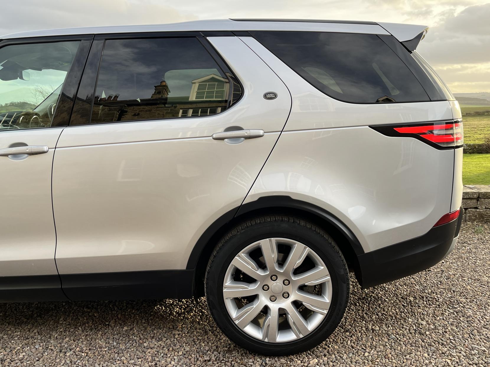 Land Rover Discovery 3.0 TD V6 HSE Luxury SUV 5dr Diesel Auto 4WD Euro 6 (s/s) (258 ps)