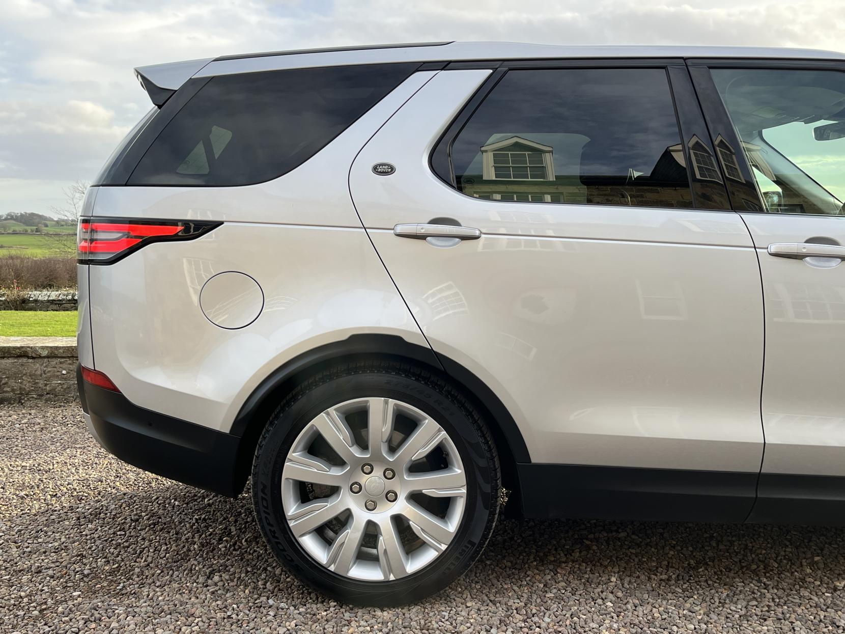 Land Rover Discovery 3.0 TD V6 HSE Luxury SUV 5dr Diesel Auto 4WD Euro 6 (s/s) (258 ps)