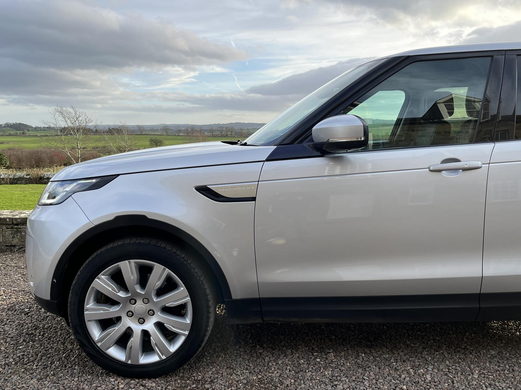 Land Rover Discovery 3.0 TD V6 HSE Luxury SUV 5dr Diesel Auto 4WD Euro 6 (s/s) (258 ps)