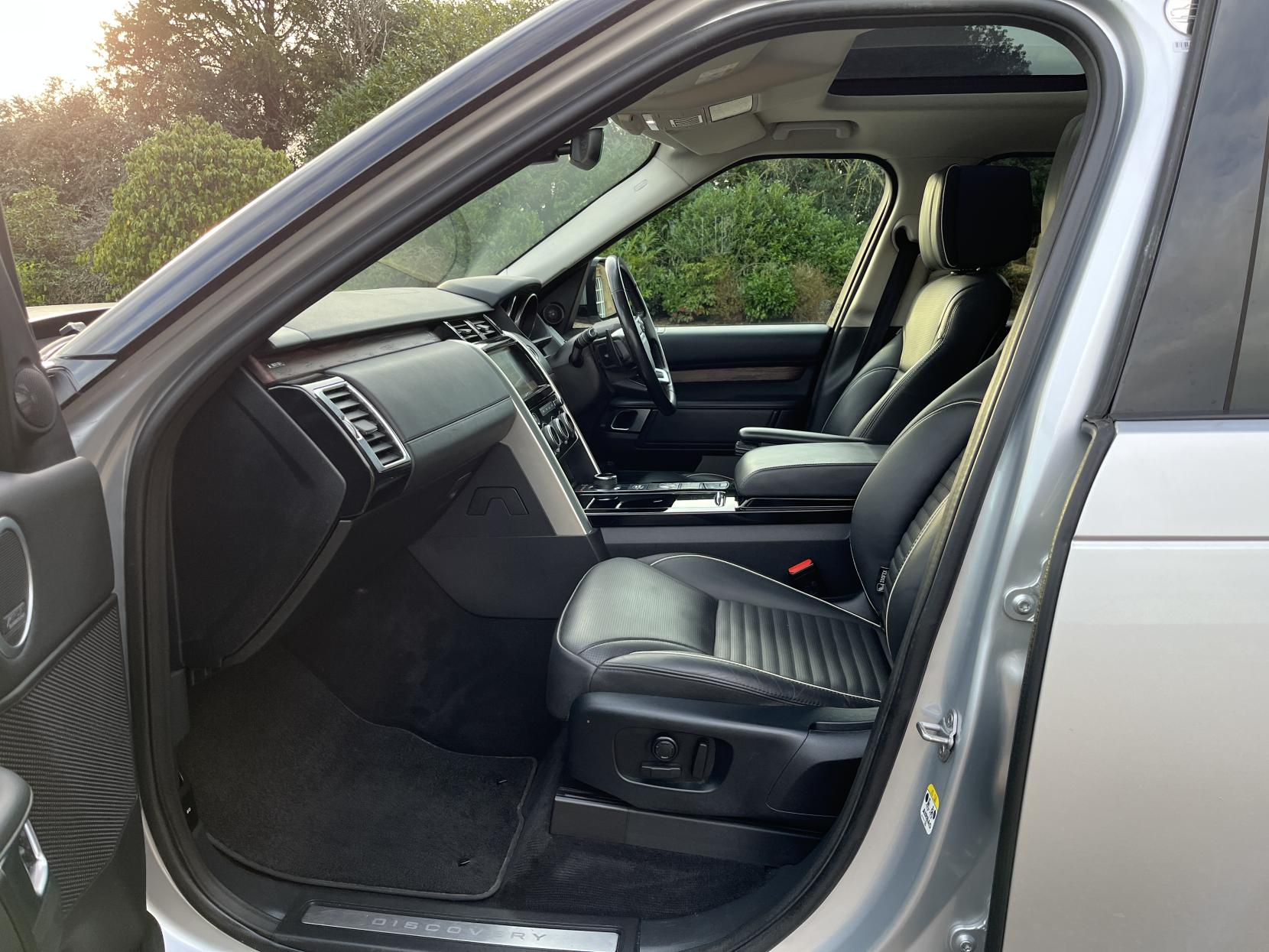 Land Rover Discovery 3.0 TD V6 HSE Luxury SUV 5dr Diesel Auto 4WD Euro 6 (s/s) (258 ps)