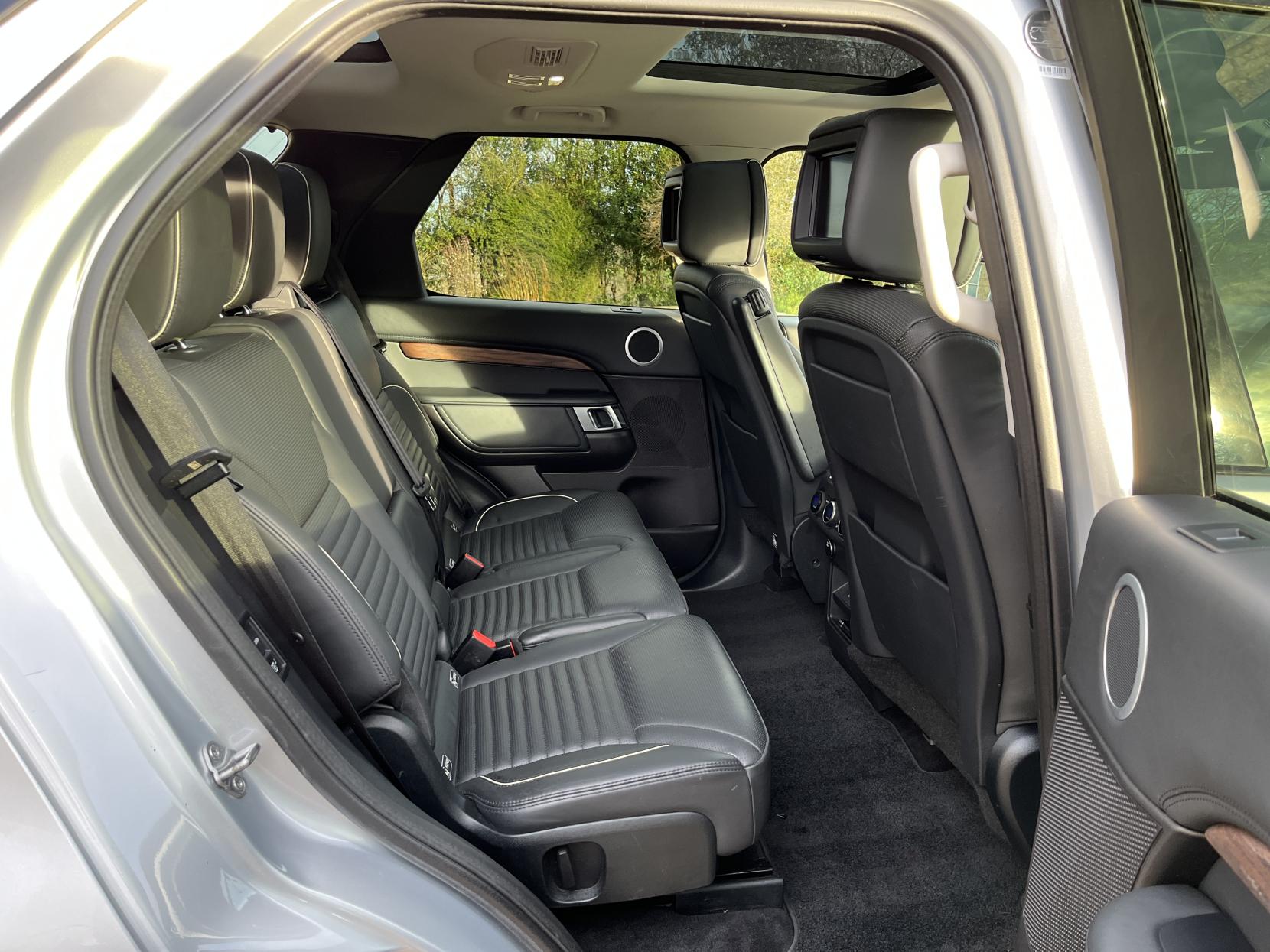 Land Rover Discovery 3.0 TD V6 HSE Luxury SUV 5dr Diesel Auto 4WD Euro 6 (s/s) (258 ps)