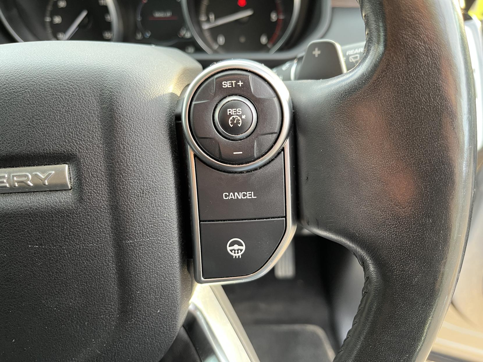 Land Rover Discovery 3.0 TD V6 HSE Luxury SUV 5dr Diesel Auto 4WD Euro 6 (s/s) (258 ps)