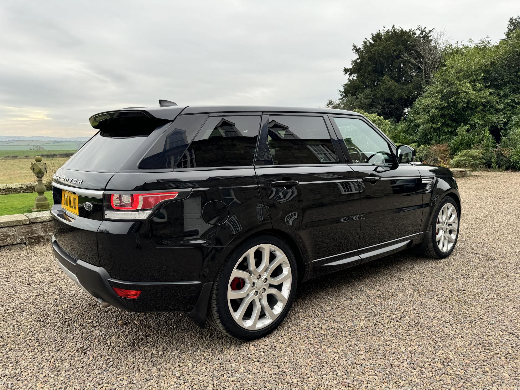 Land Rover Range Rover Sport 3.0 SD V6 HSE SUV 5dr Diesel Auto 4WD Euro 6 (s/s) (306 ps)