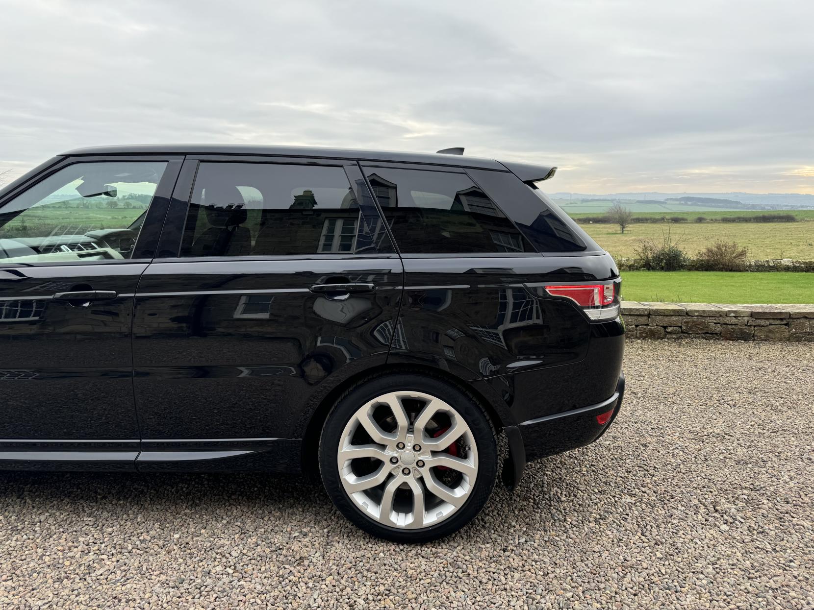 Land Rover Range Rover Sport 3.0 SD V6 HSE SUV 5dr Diesel Auto 4WD Euro 6 (s/s) (306 ps)