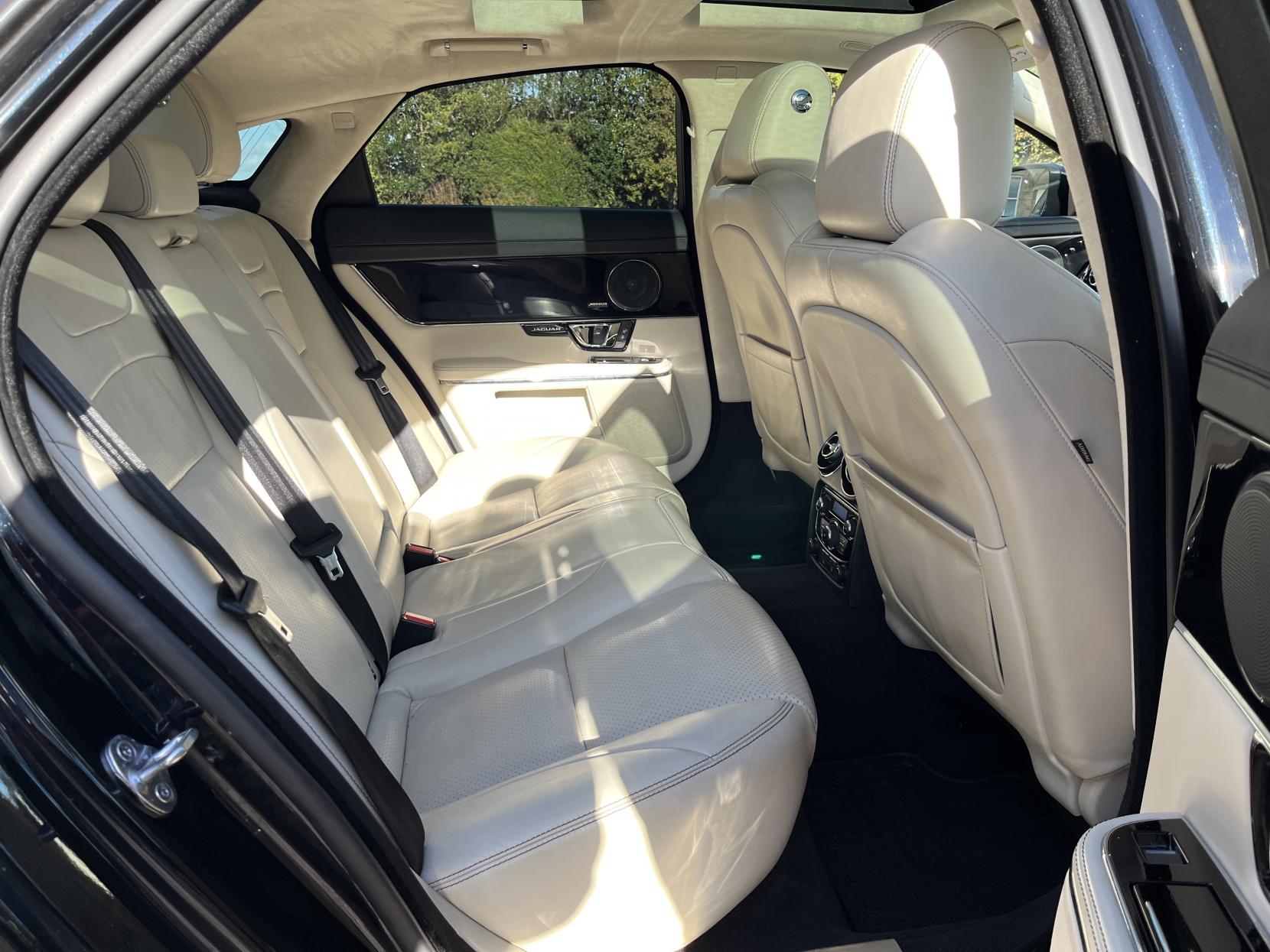 Jaguar XJ 3.0 R-Sport Saloon (2015 - 2020)