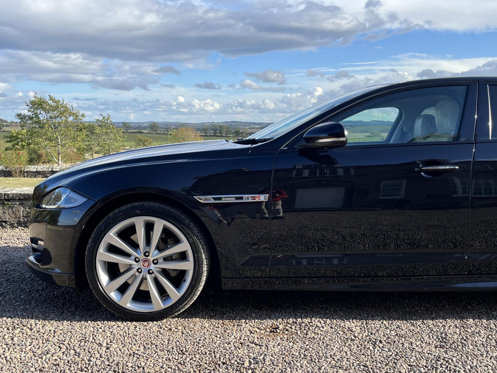 Jaguar XJ 3.0 R-Sport Saloon (2015 - 2020)
