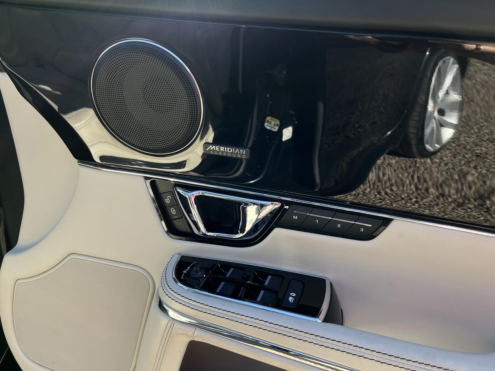 Jaguar XJ 3.0 R-Sport Saloon (2015 - 2020)