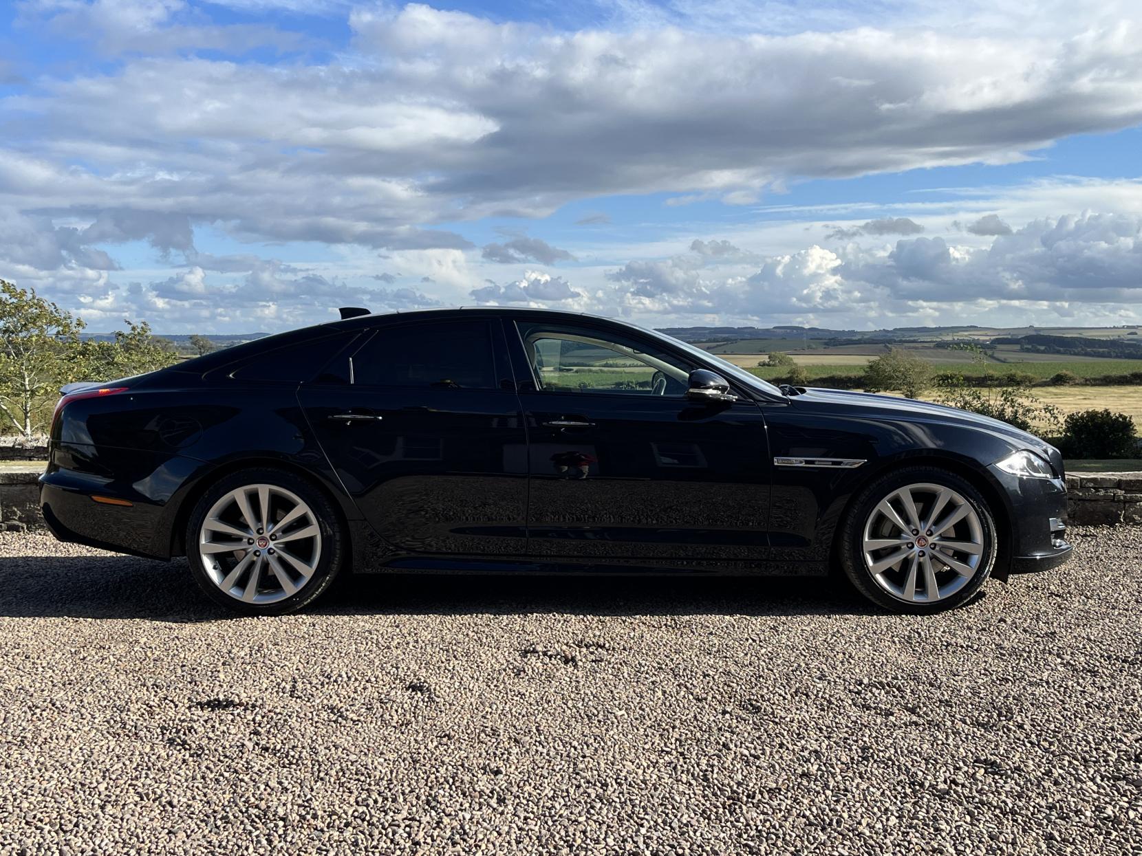 Jaguar XJ 3.0 R-Sport Saloon (2015 - 2020)