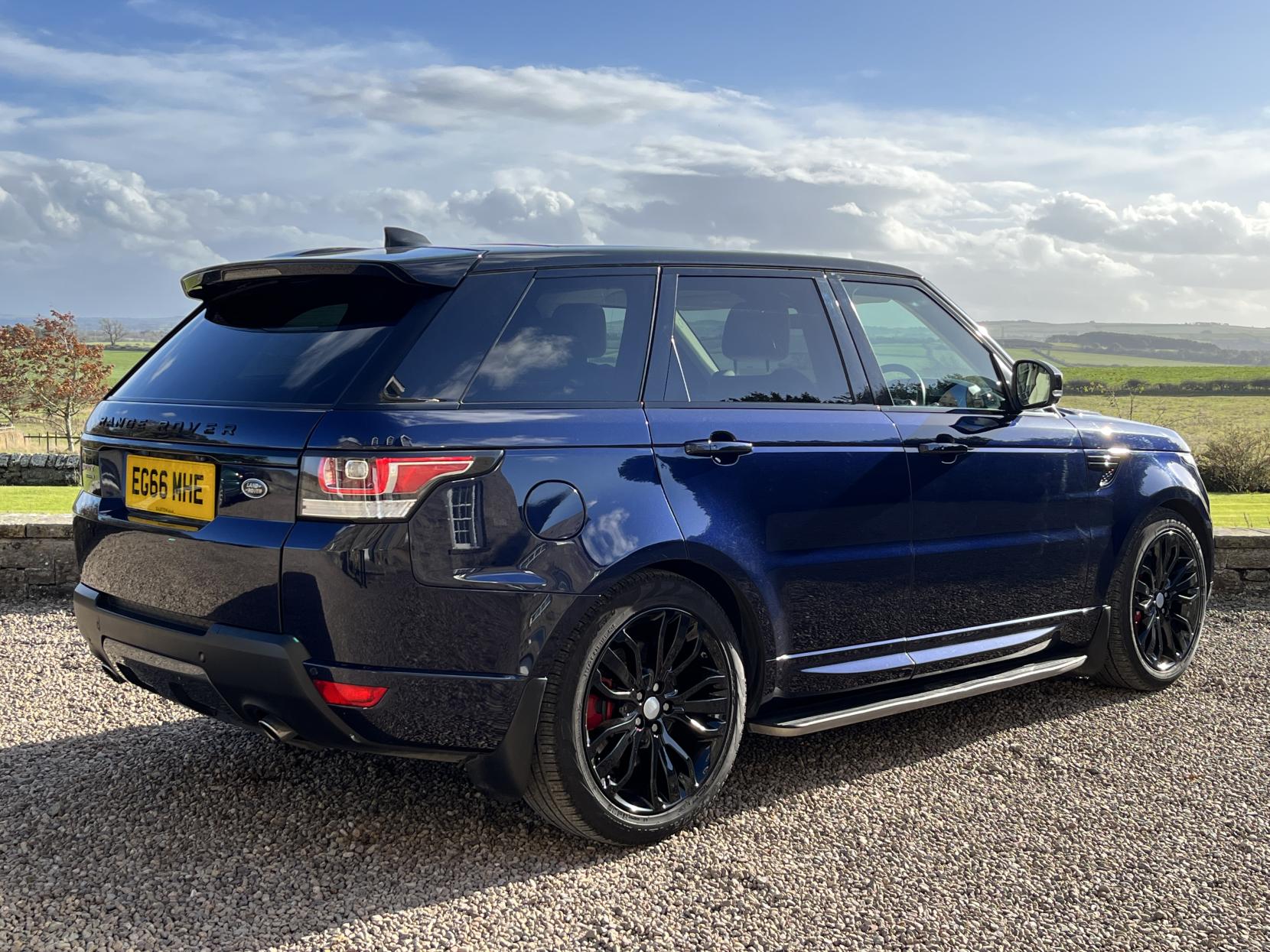 Land Rover Range Rover Sport 3.0 SD V6 HSE Dynamic SUV 5dr Diesel Auto 4WD Euro 6 (s/s) (306 ps)