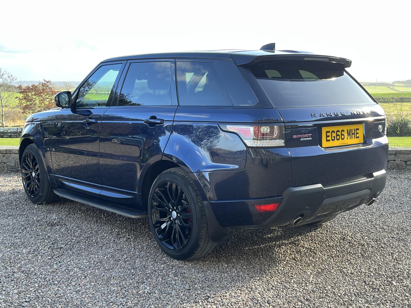 Land Rover Range Rover Sport 3.0 SD V6 HSE Dynamic SUV 5dr Diesel Auto 4WD Euro 6 (s/s) (306 ps)