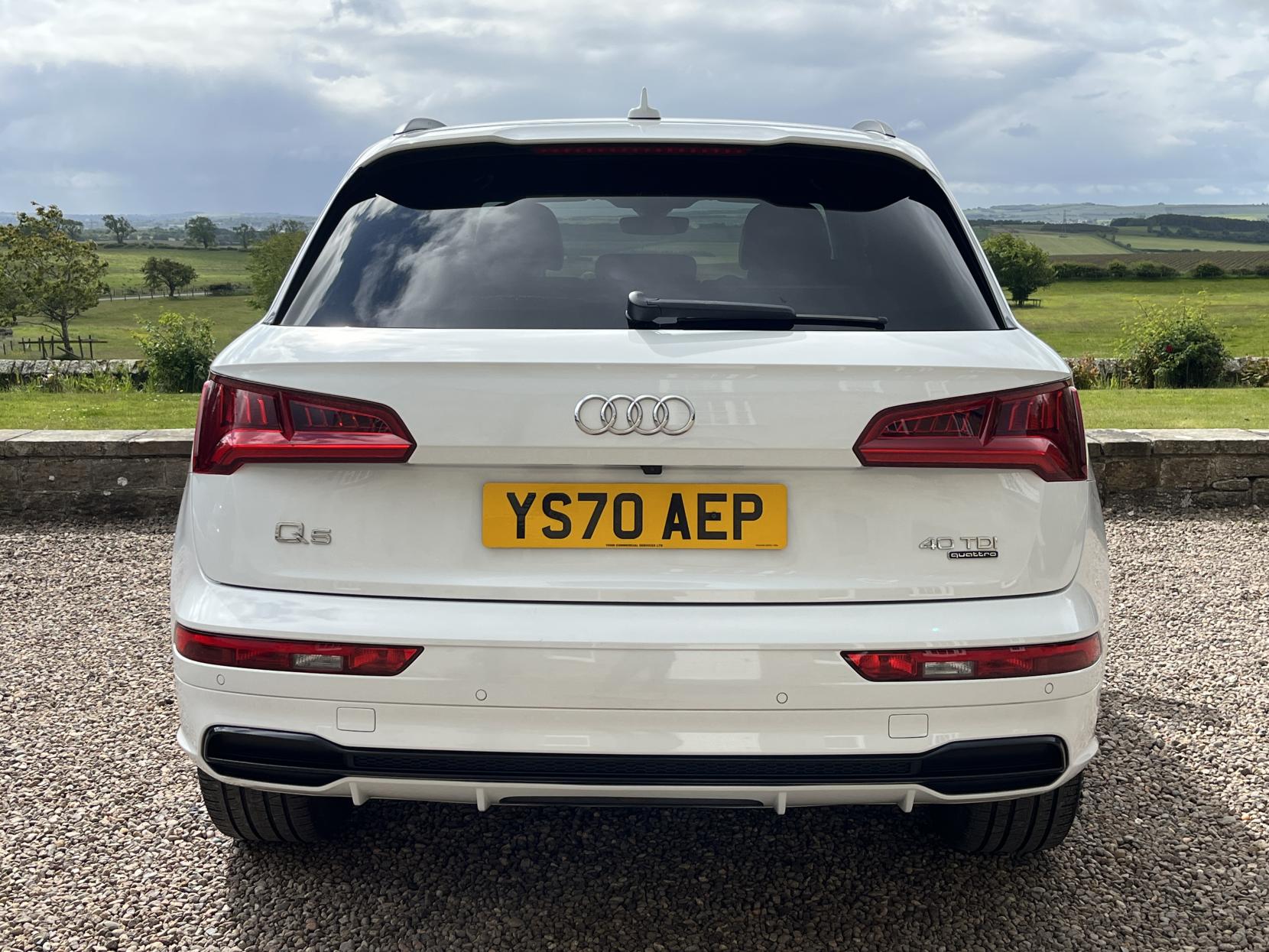 Audi Q5 2.0 TDI 40 Black Edition SUV 5dr Diesel S Tronic quattro Euro 6 (s/s) (190 ps)