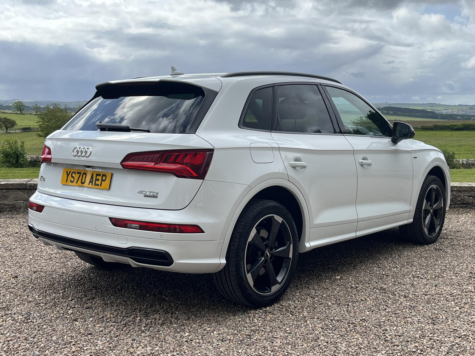 Audi Q5 2.0 TDI 40 Black Edition SUV 5dr Diesel S Tronic quattro Euro 6 (s/s) (190 ps)