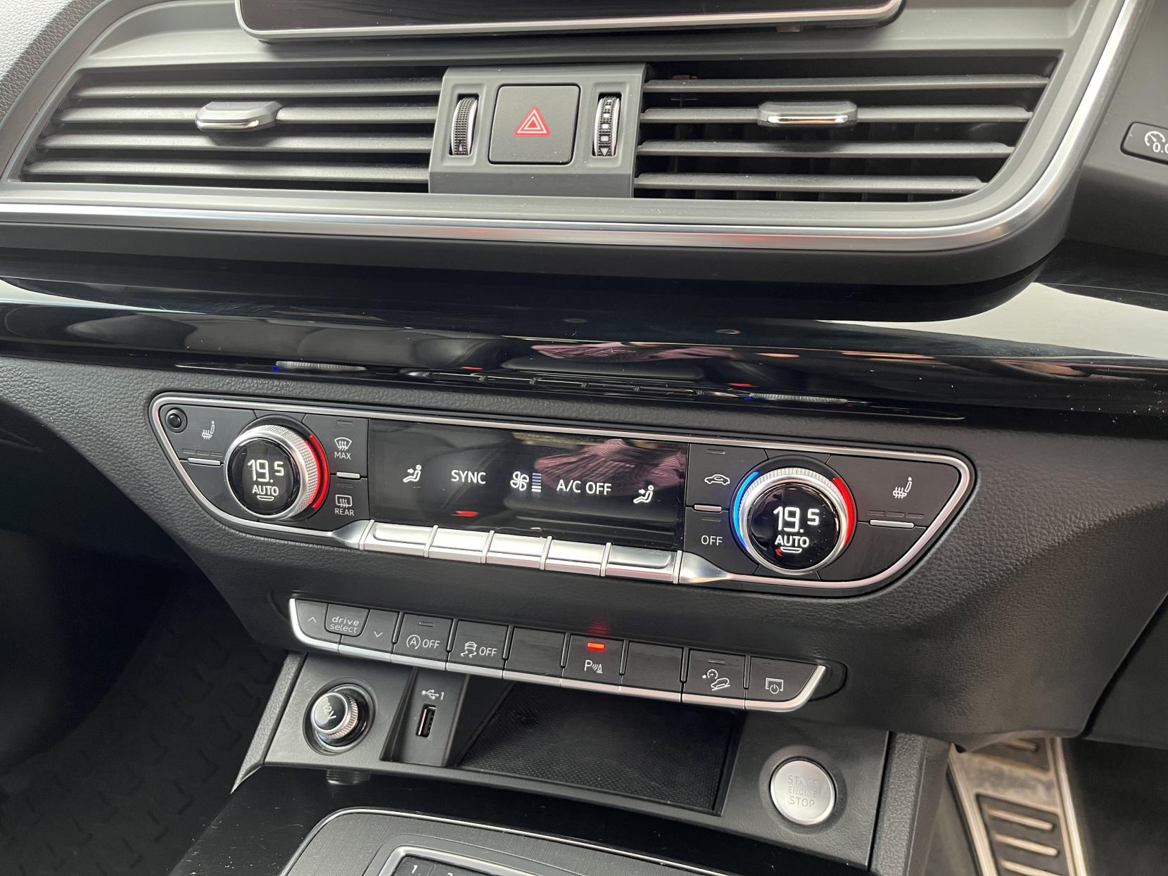 Audi Q5 2.0 TDI 40 Black Edition SUV 5dr Diesel S Tronic quattro Euro 6 (s/s) (190 ps)