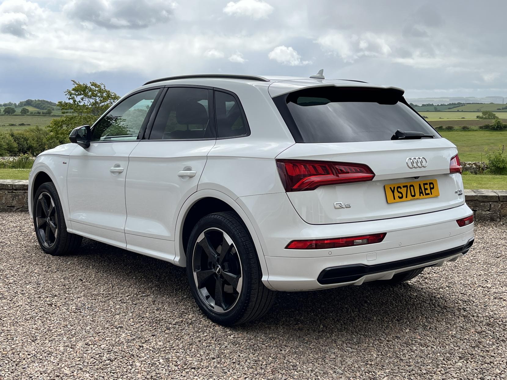 Audi Q5 2.0 TDI 40 Black Edition SUV 5dr Diesel S Tronic quattro Euro 6 (s/s) (190 ps)