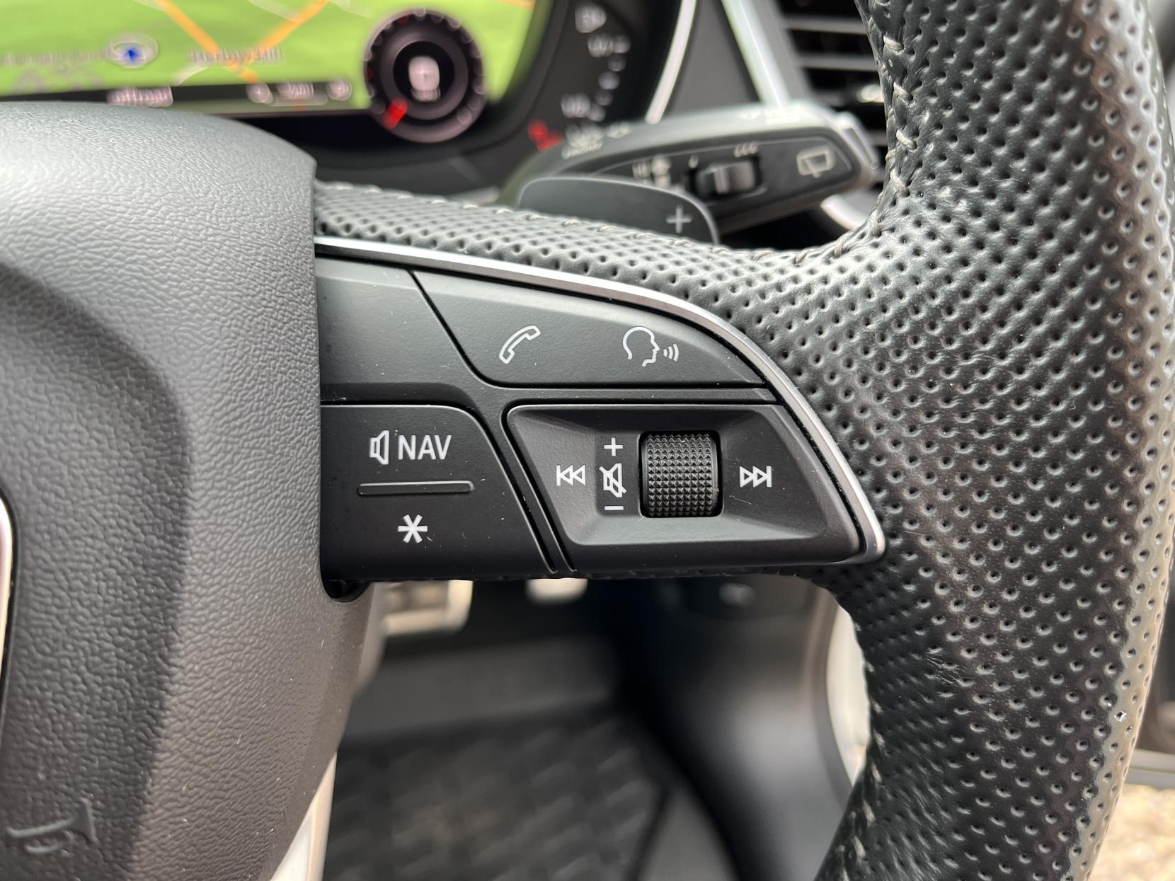 Audi Q5 2.0 TDI 40 Black Edition SUV 5dr Diesel S Tronic quattro Euro 6 (s/s) (190 ps)