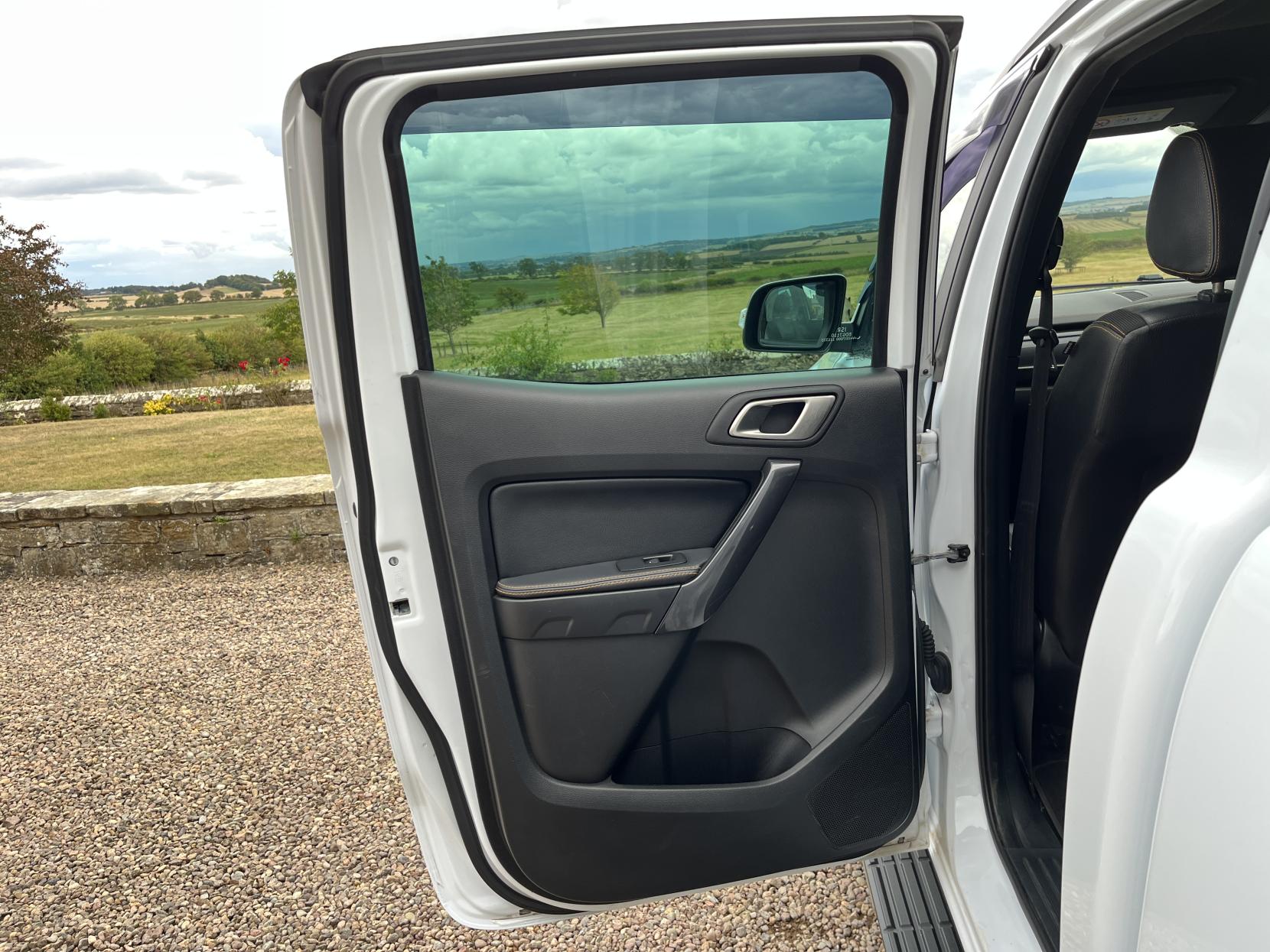 Ford Ranger 2.0 EcoBlue Wildtrak Pickup Double Cab 4dr Diesel Auto 4WD Euro 6 (s/s) (213 ps)