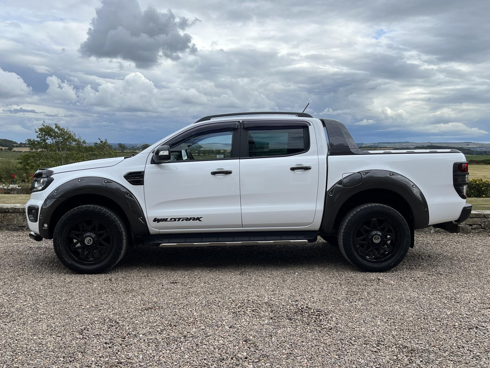 Ford Ranger 2.0 EcoBlue Wildtrak Pickup Double Cab 4dr Diesel Auto 4WD Euro 6 (s/s) (213 ps)