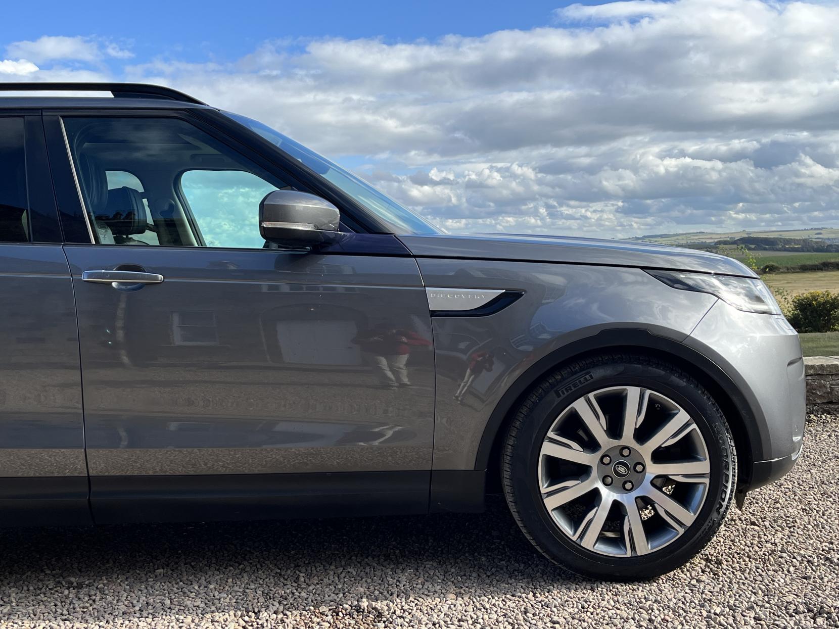 Land Rover Discovery 3.0 TD V6 HSE Luxury SUV 5dr Diesel Auto 4WD Euro 6 (s/s) (258 ps)