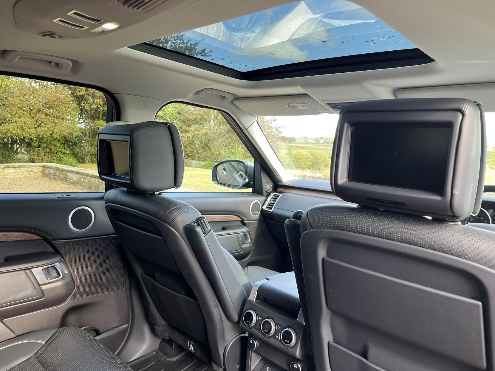 Land Rover Discovery 3.0 TD V6 HSE Luxury SUV 5dr Diesel Auto 4WD Euro 6 (s/s) (258 ps)