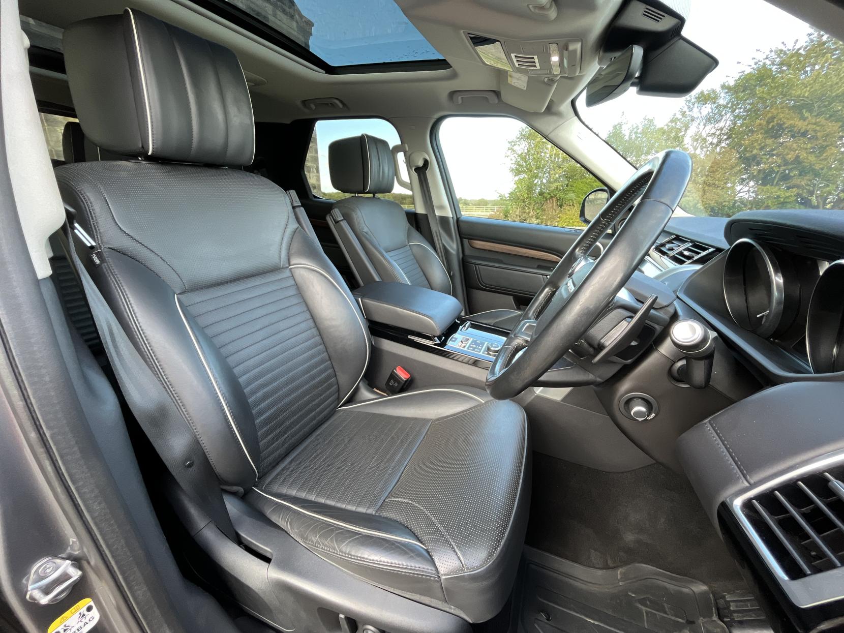 Land Rover Discovery 3.0 TD V6 HSE Luxury SUV 5dr Diesel Auto 4WD Euro 6 (s/s) (258 ps)