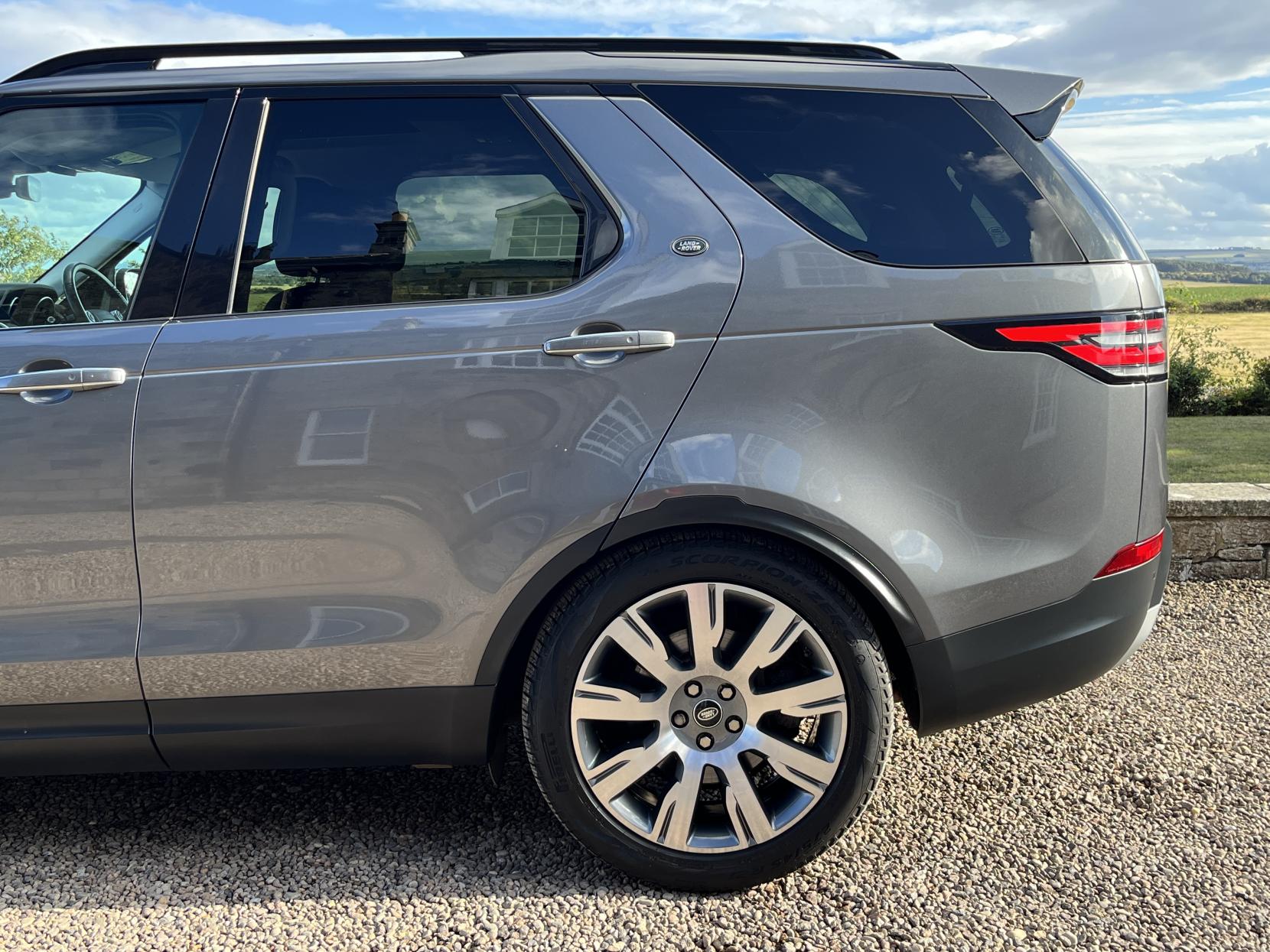 Land Rover Discovery 3.0 TD V6 HSE Luxury SUV 5dr Diesel Auto 4WD Euro 6 (s/s) (258 ps)