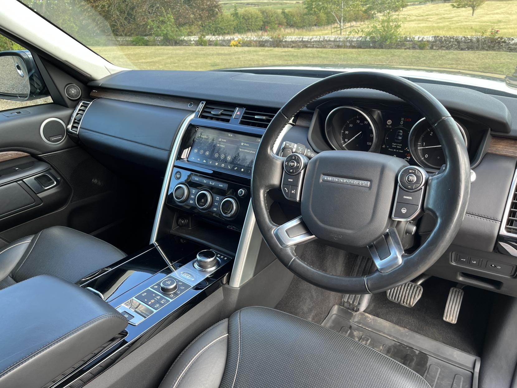Land Rover Discovery 3.0 TD V6 HSE Luxury SUV 5dr Diesel Auto 4WD Euro 6 (s/s) (258 ps)