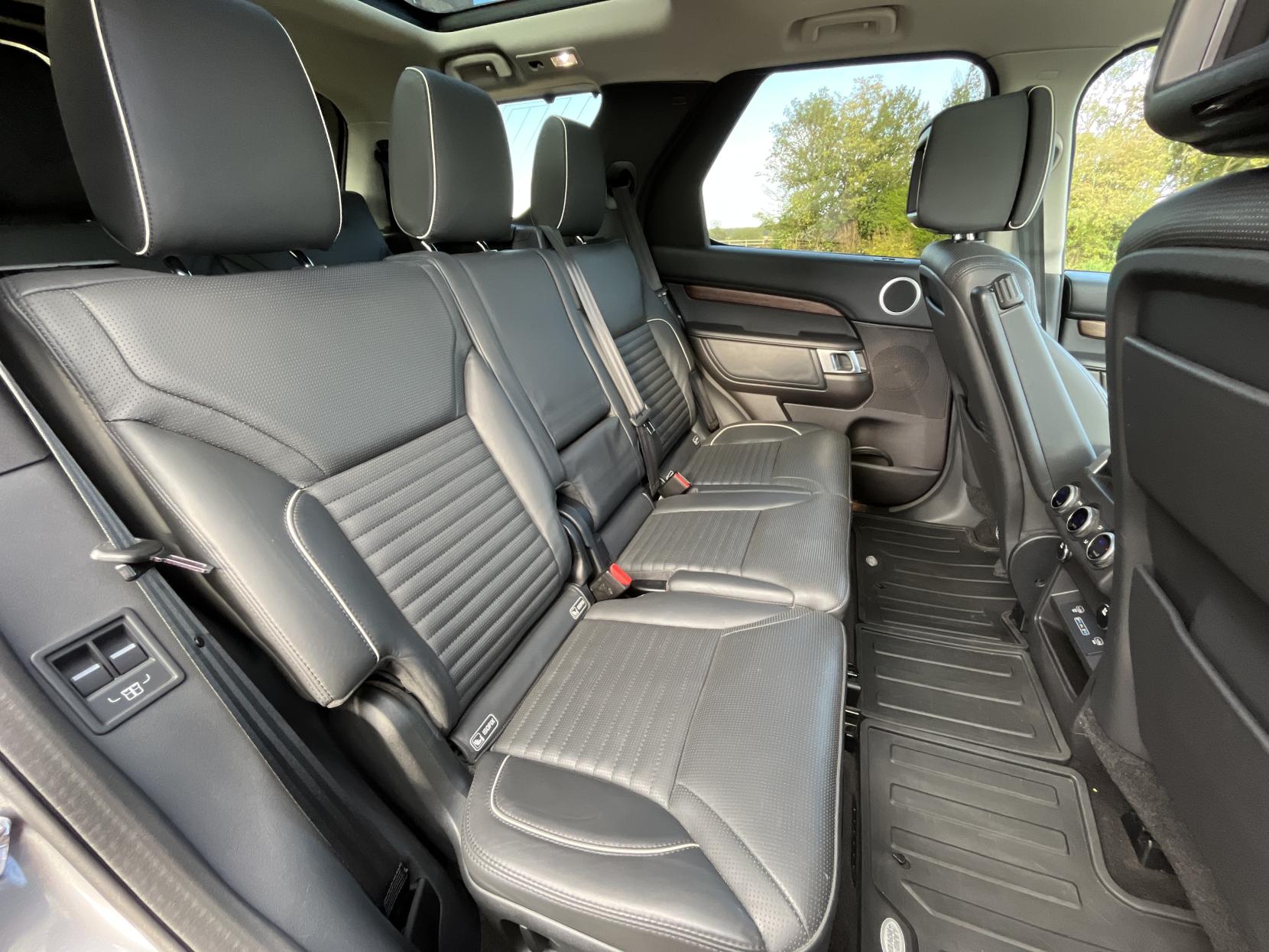Land Rover Discovery 3.0 TD V6 HSE Luxury SUV 5dr Diesel Auto 4WD Euro 6 (s/s) (258 ps)