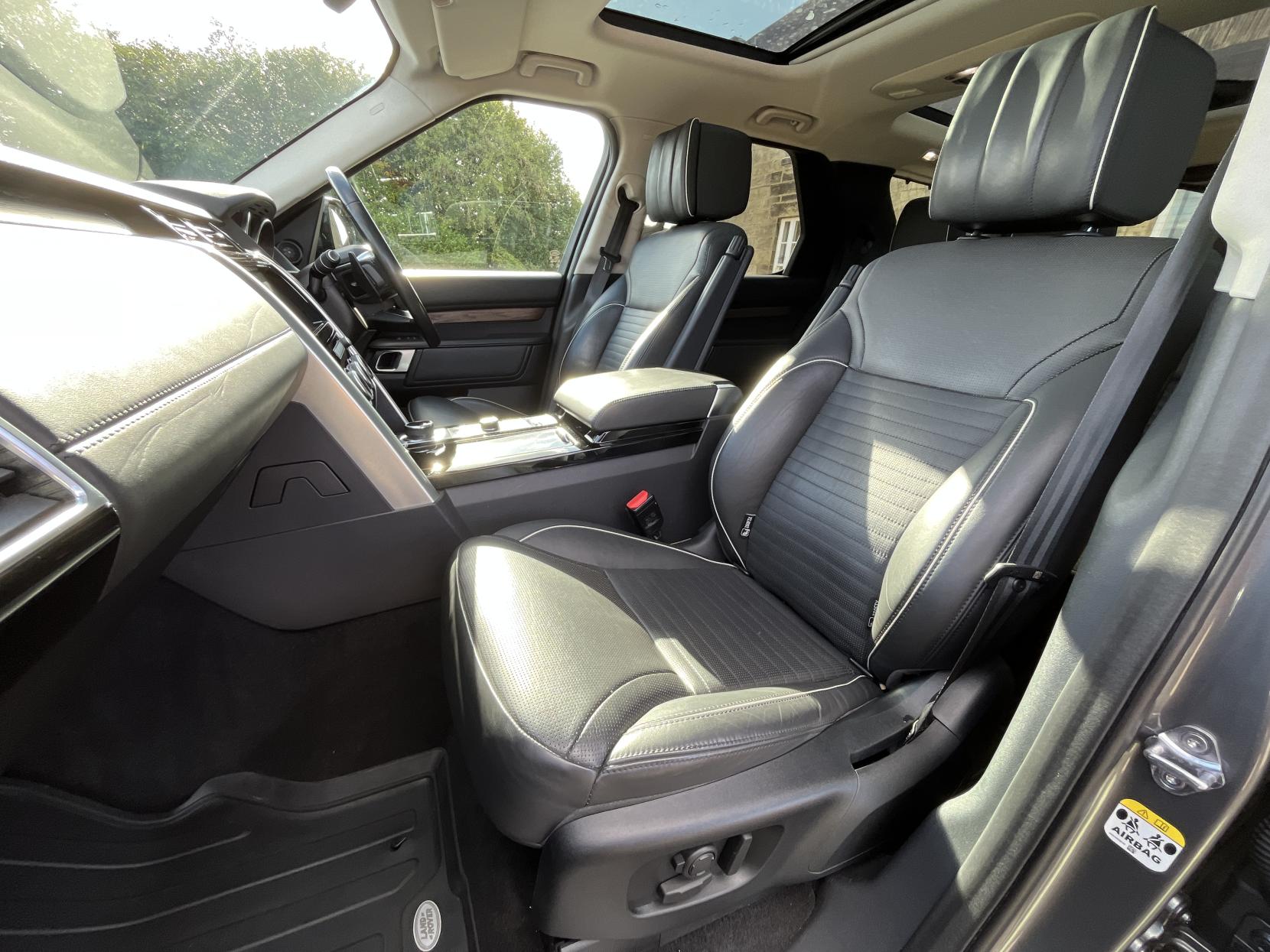 Land Rover Discovery 3.0 TD V6 HSE Luxury SUV 5dr Diesel Auto 4WD Euro 6 (s/s) (258 ps)