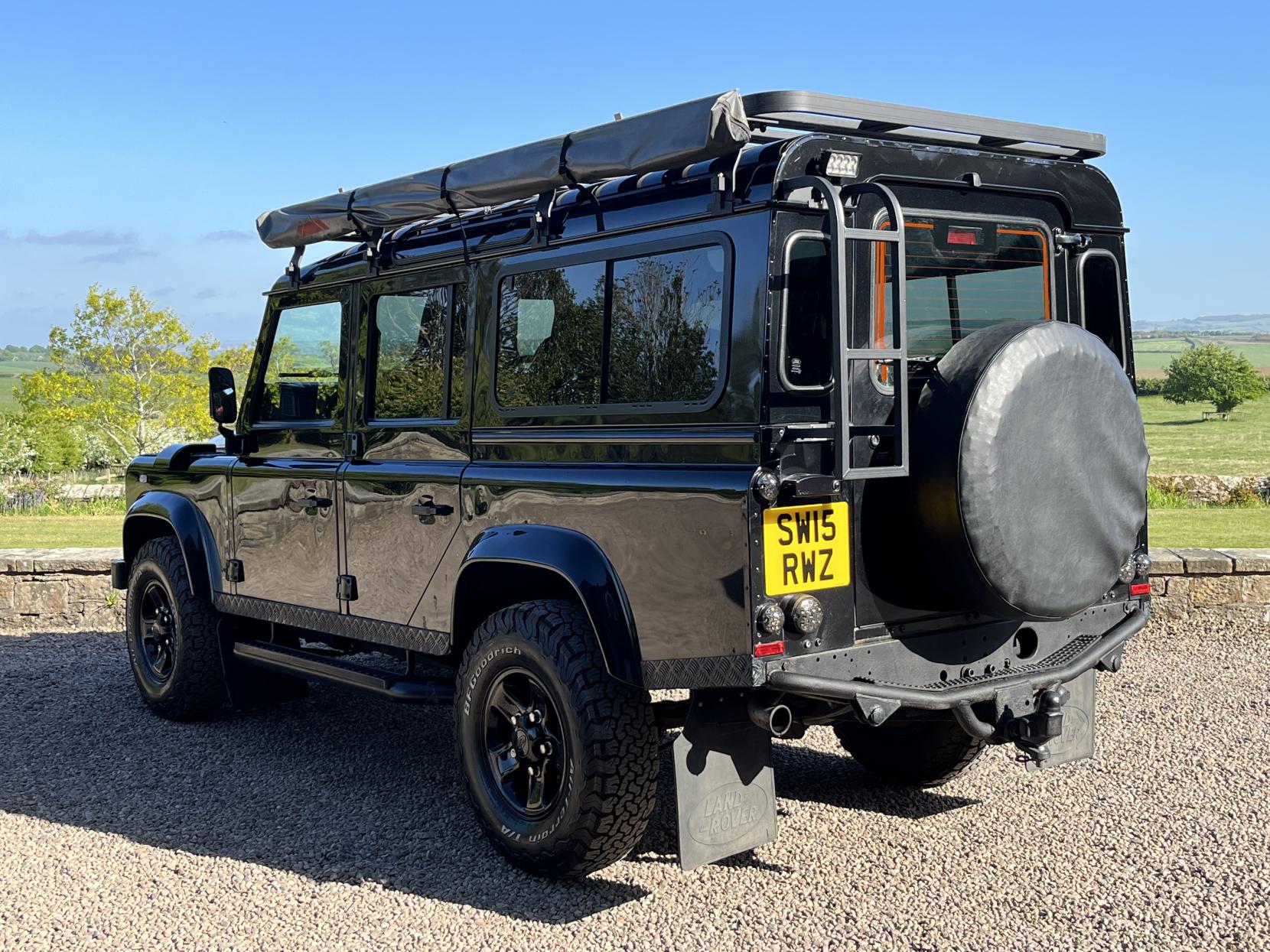 Land Rover Defender 110 2.2 TDCi XS SUV Double Cab 5dr Diesel Manual 4WD MWB Euro 5 (122 ps)