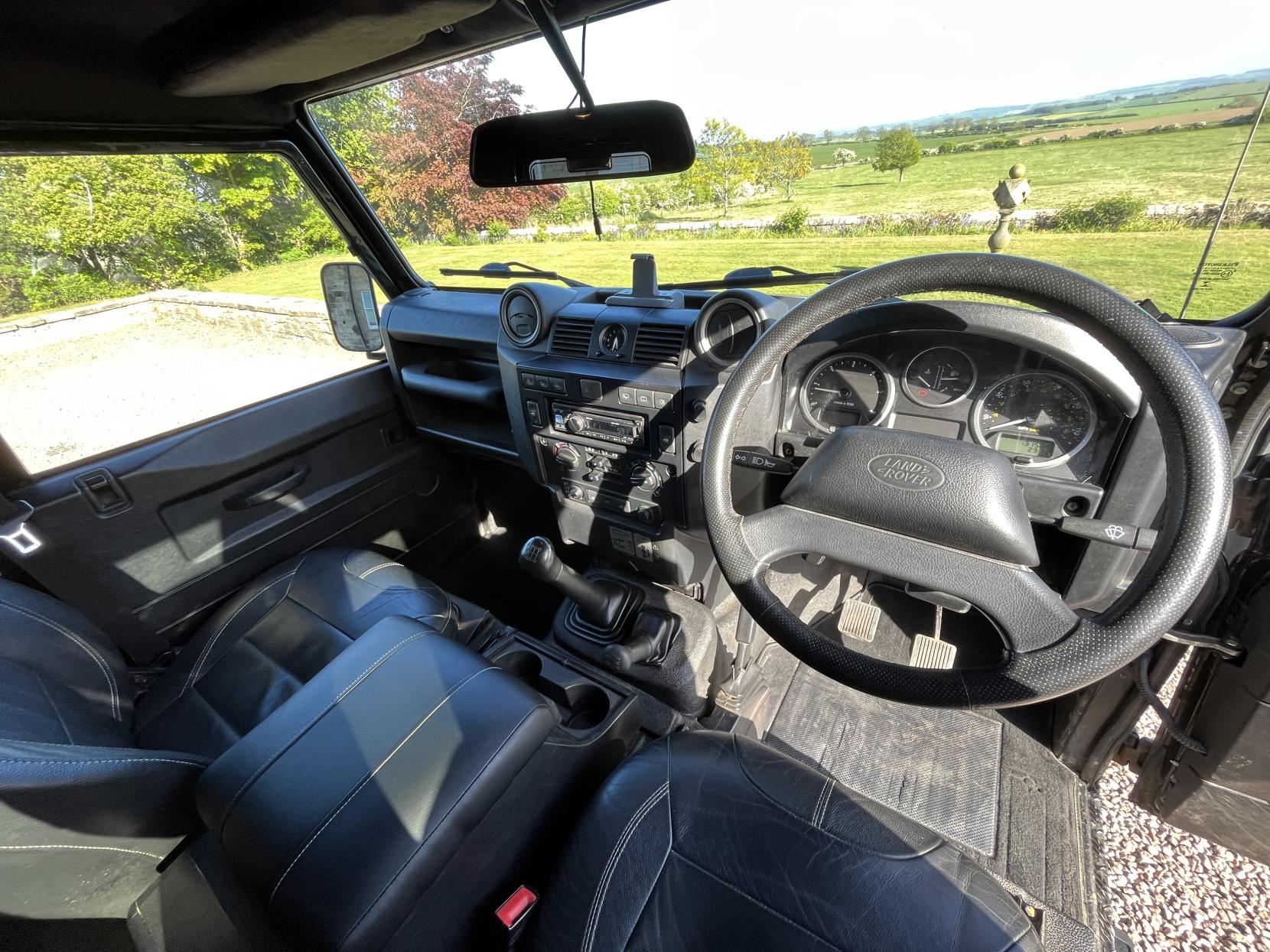 Land Rover Defender 110 2.2 TDCi XS SUV Double Cab 5dr Diesel Manual 4WD MWB Euro 5 (122 ps)