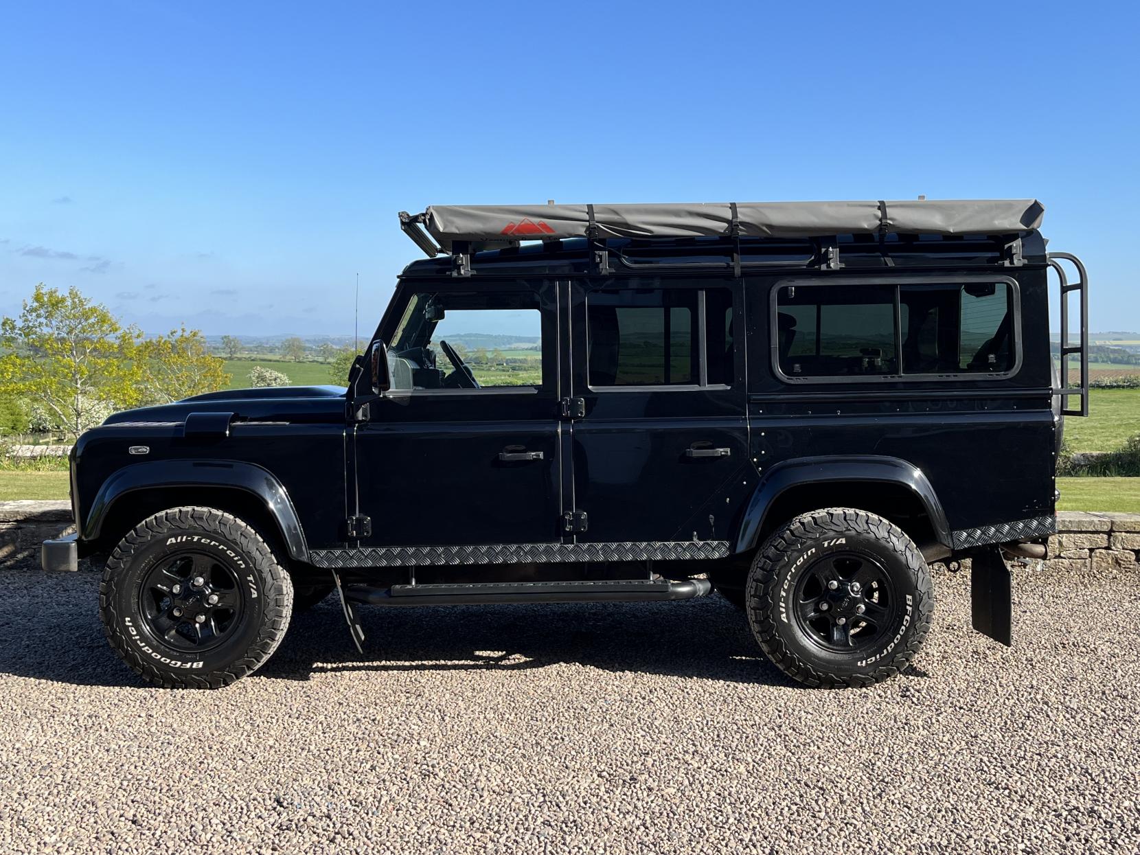 Land Rover Defender 110 2.2 TDCi XS SUV Double Cab 5dr Diesel Manual 4WD MWB Euro 5 (122 ps)