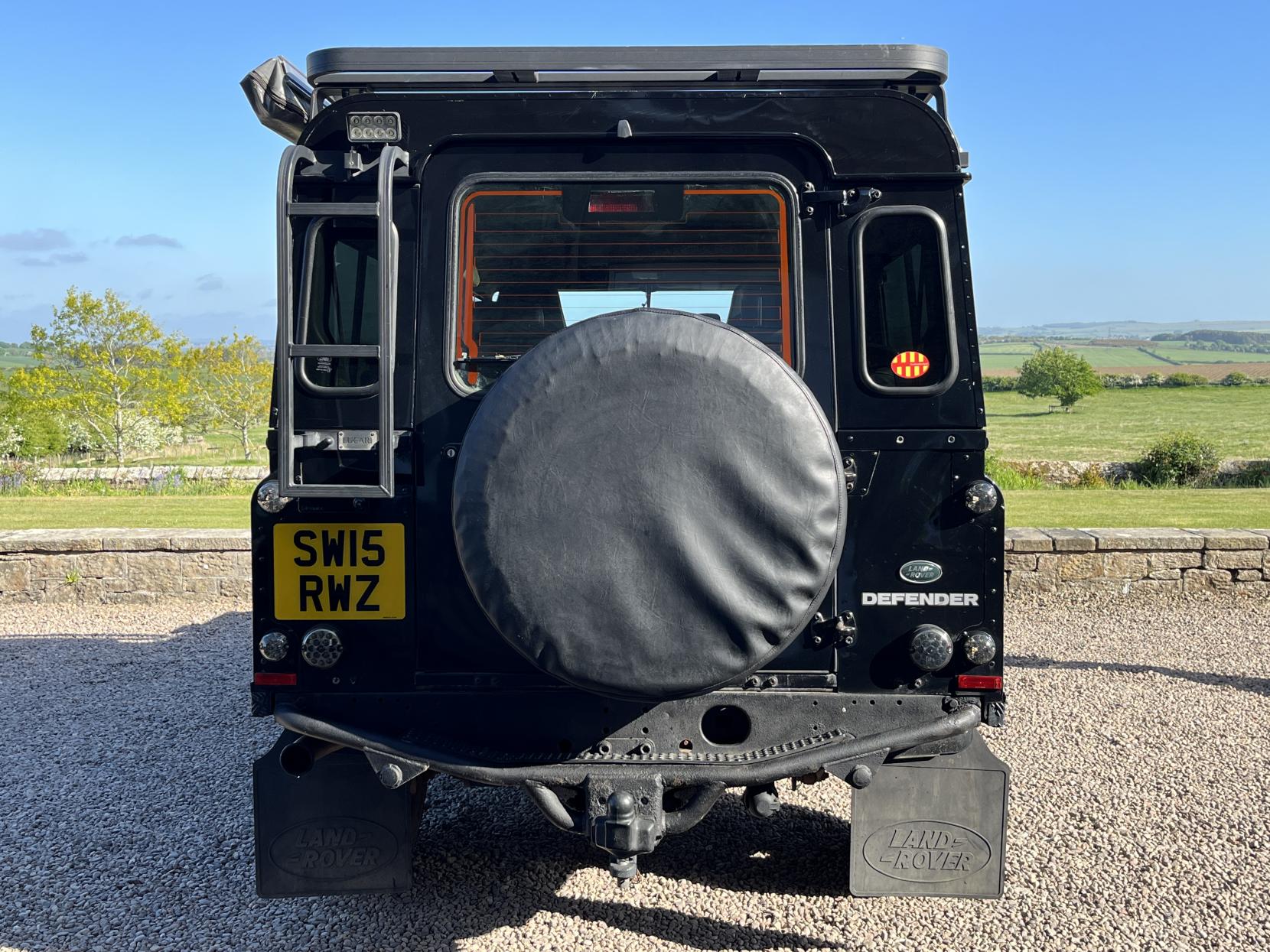 Land Rover Defender 110 2.2 TDCi XS SUV Double Cab 5dr Diesel Manual 4WD MWB Euro 5 (122 ps)